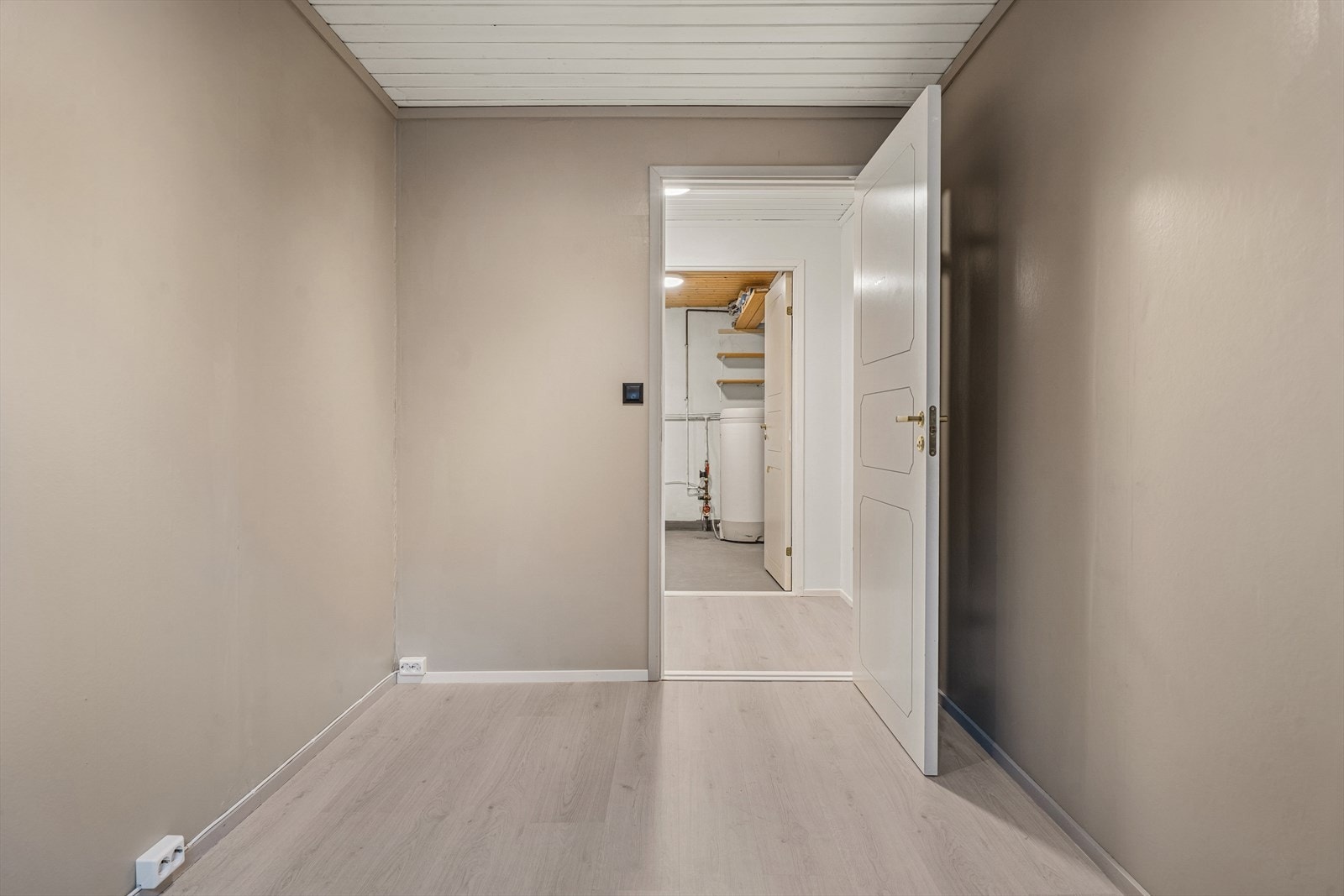 I tillegg inneholder leiligheten en romslig bod. Galleribilde