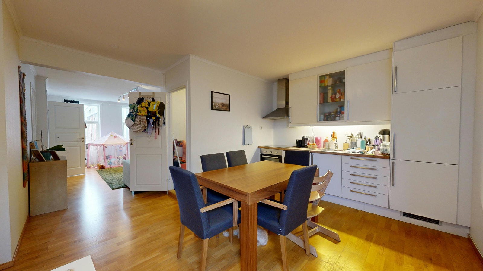 Kjøkken mot stue Galleribilde