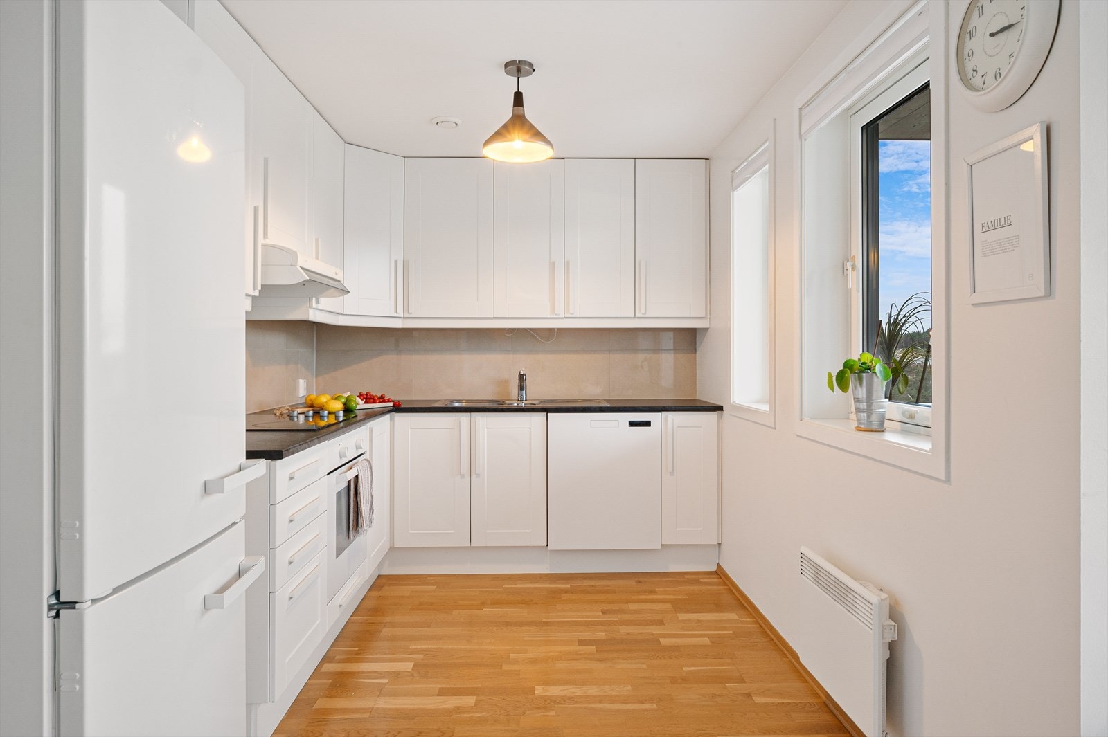 - Ny eier får gleden av integrert keramisk platetopp og stekeovn - Galleribilde