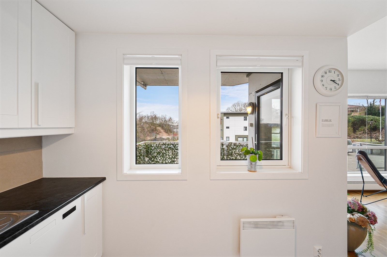 - Leiligheten har balansert ventilasjon med varmegjenvinning, noe som bidrar til bedre luftkvalitet, innemiljø og energieffektivitet - Galleribilde