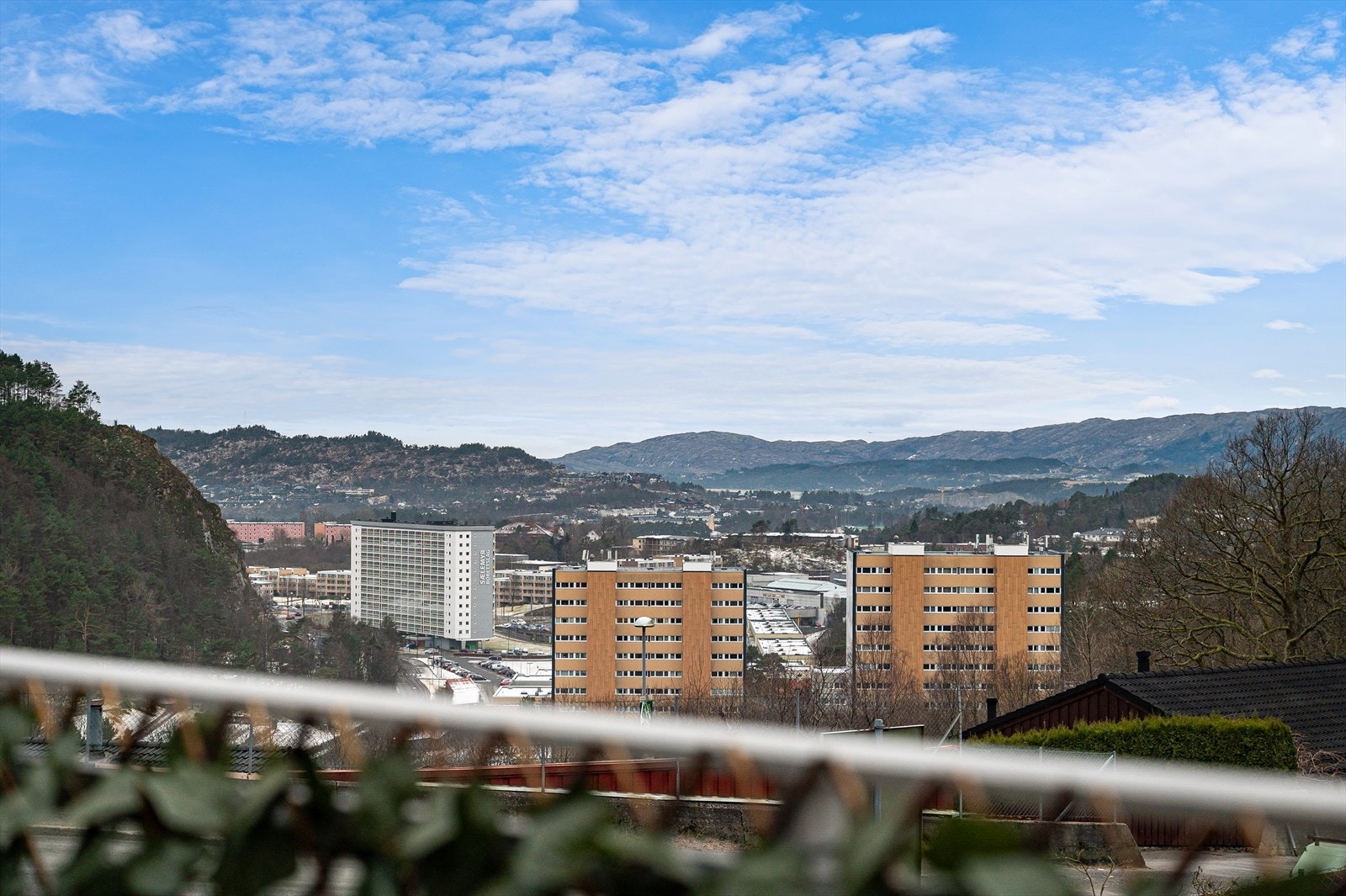 - Her bor du svært sentralt med kort vei til "alt" du skulle behøve i hverdagen - Galleribilde