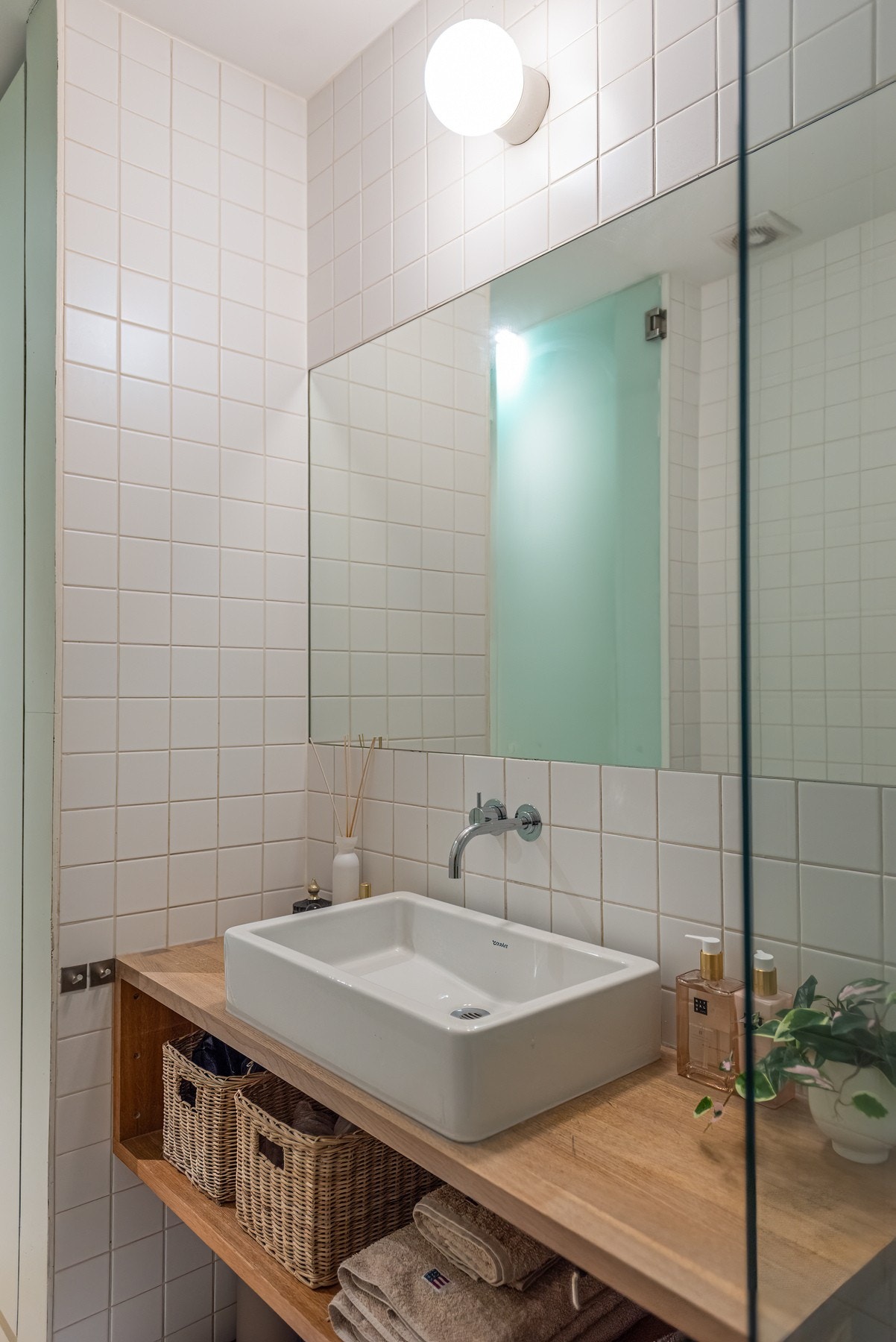 Baderommet fremstår svært delikat! Galleribilde