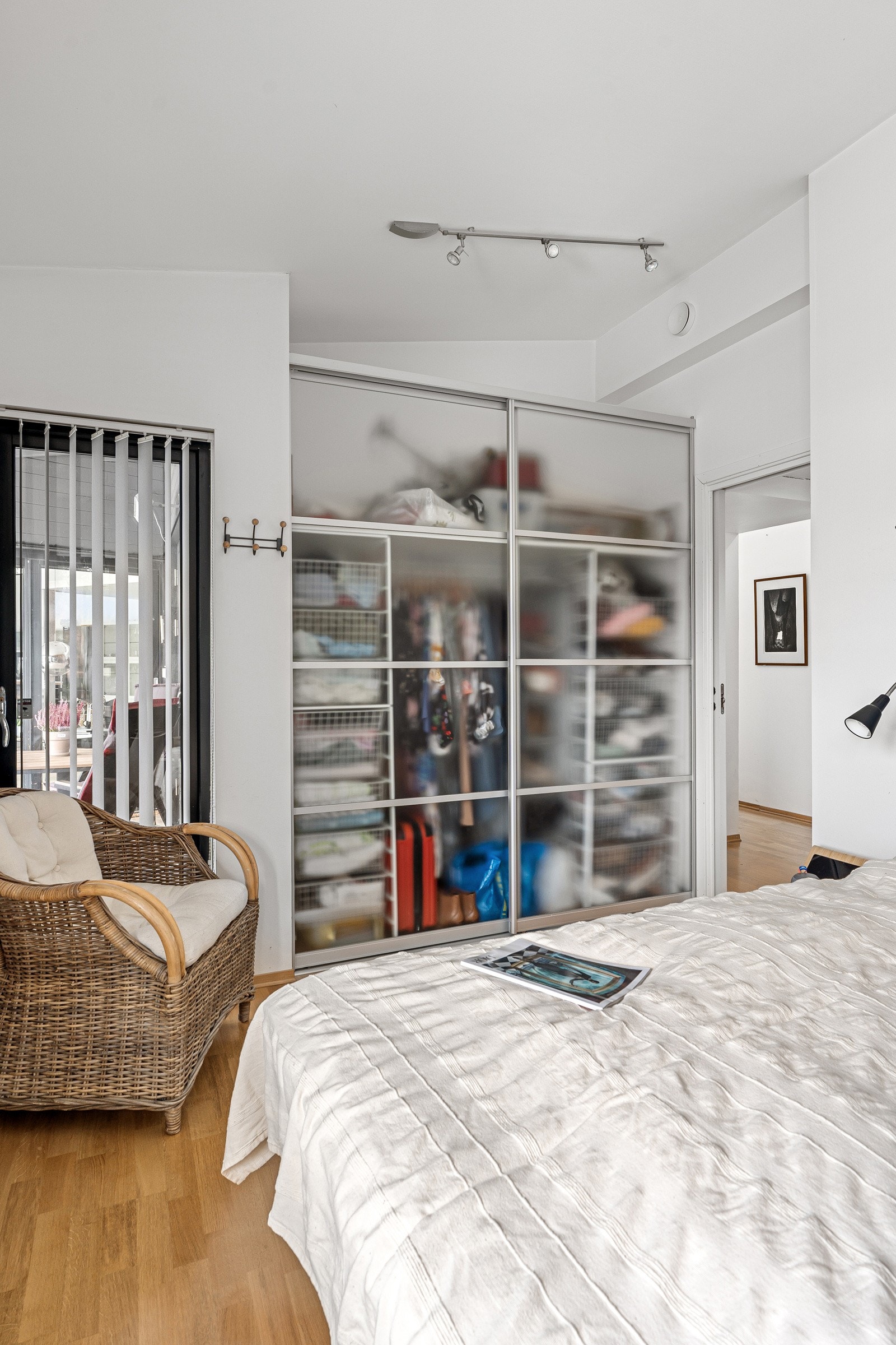 Soverom. Det er utgang til veranda fra dette soverom også.