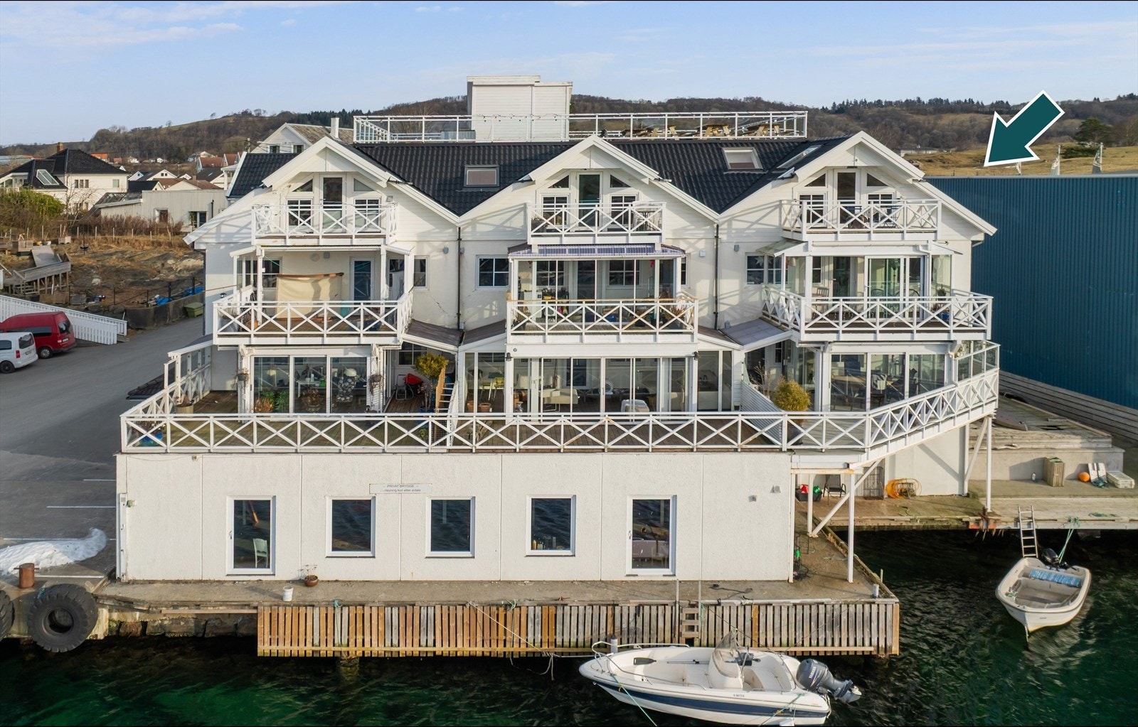 DNB Eiendom v/Emilie Pedersen Osli har gleden av å presentere Steinnesvgåg 44! Galleribilde