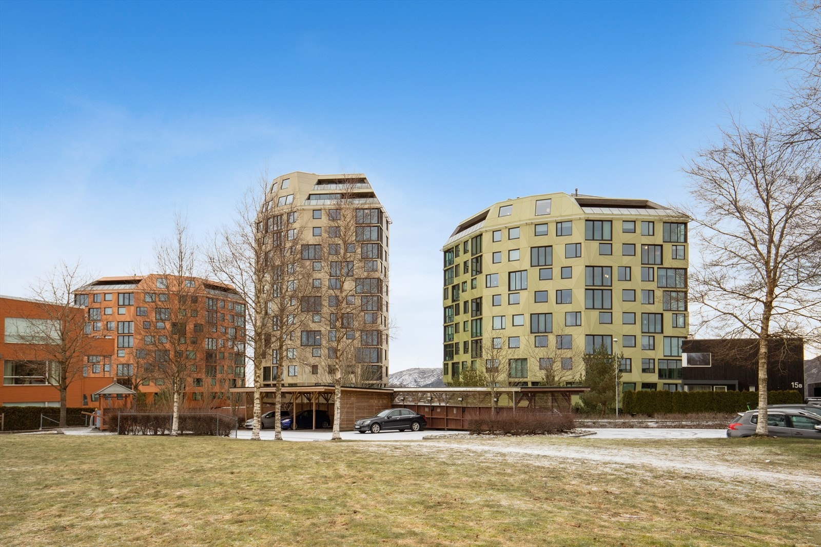 I sameiet er det også et felles selskapslokale med kjøkken og uteplass. Her møtes beboerne til kaffetreff, juletilstelninger, sommerfester, grilling og lignende. Lokalet kan også leies av beboerne til private selskaper. Galleribilde