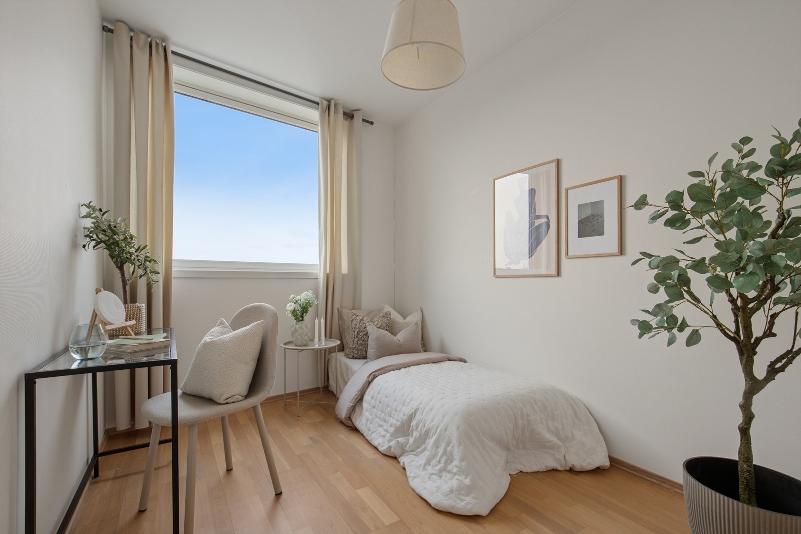 Det andre soverommet passer ypperlig som barnerom, gjesterom, kontor eller lignende. Galleribilde