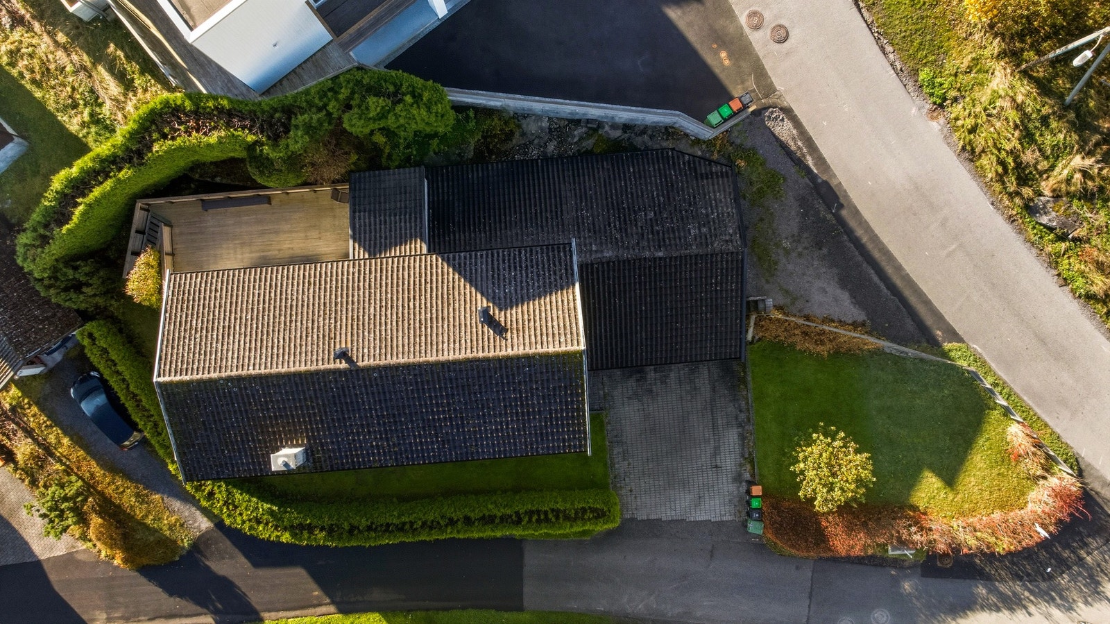 Den gruslagte "trekanten" til høyre er på kommunal eiendom. Galleribilde