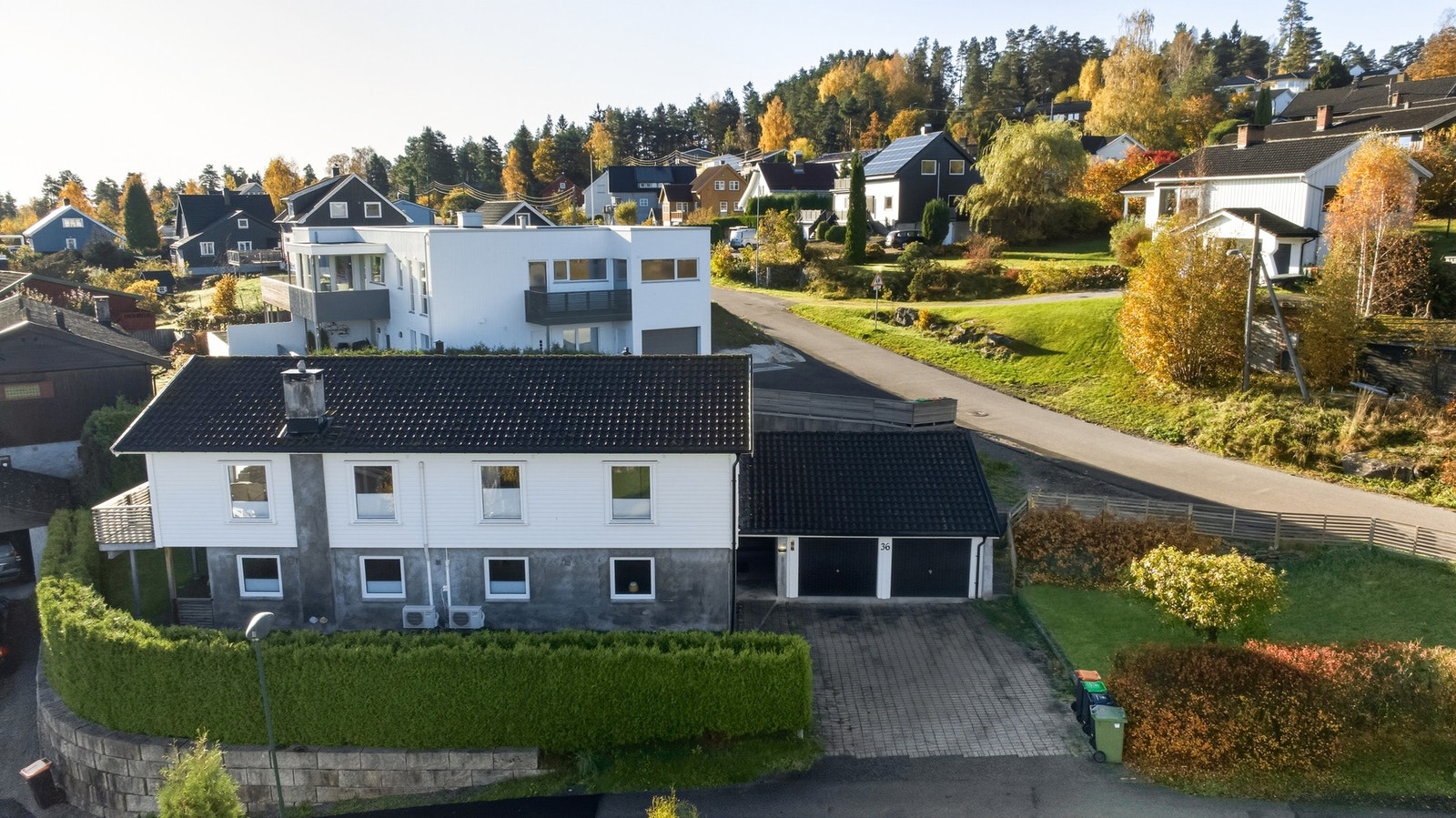 Romslig bolig, med lettstelt tomt Galleribilde