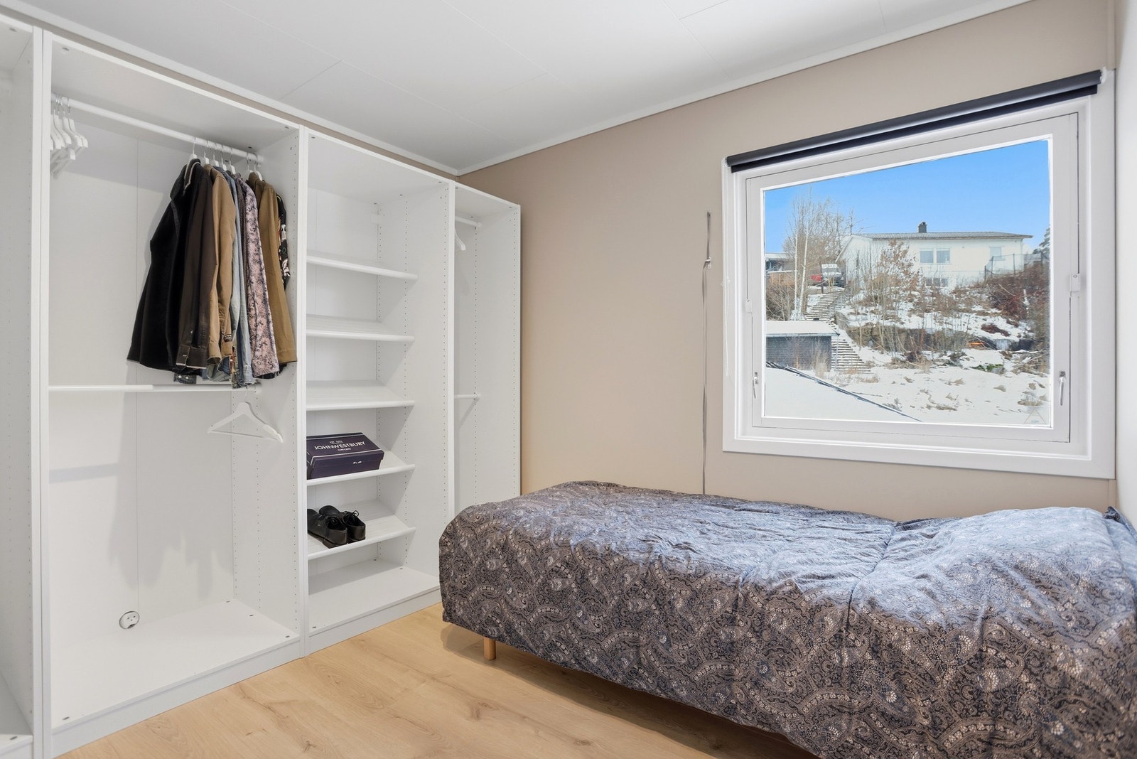 Soverom 3 i sokkeletasje Galleribilde