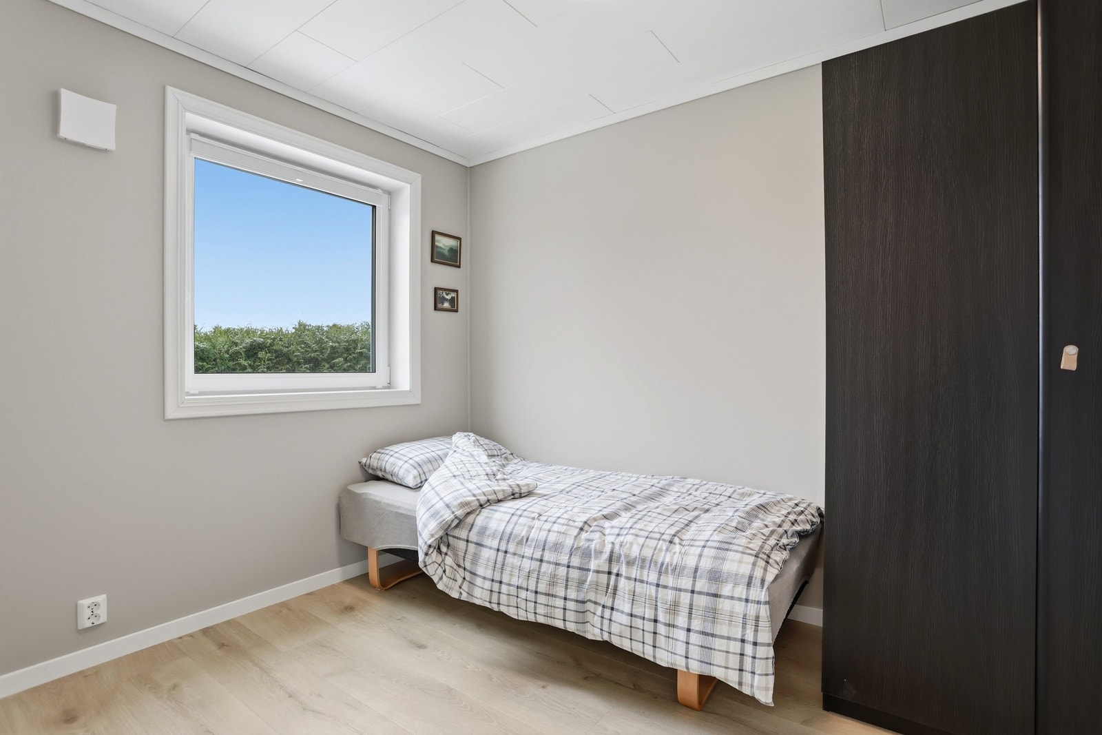 Soverom 2 i sokkeletasje Galleribilde