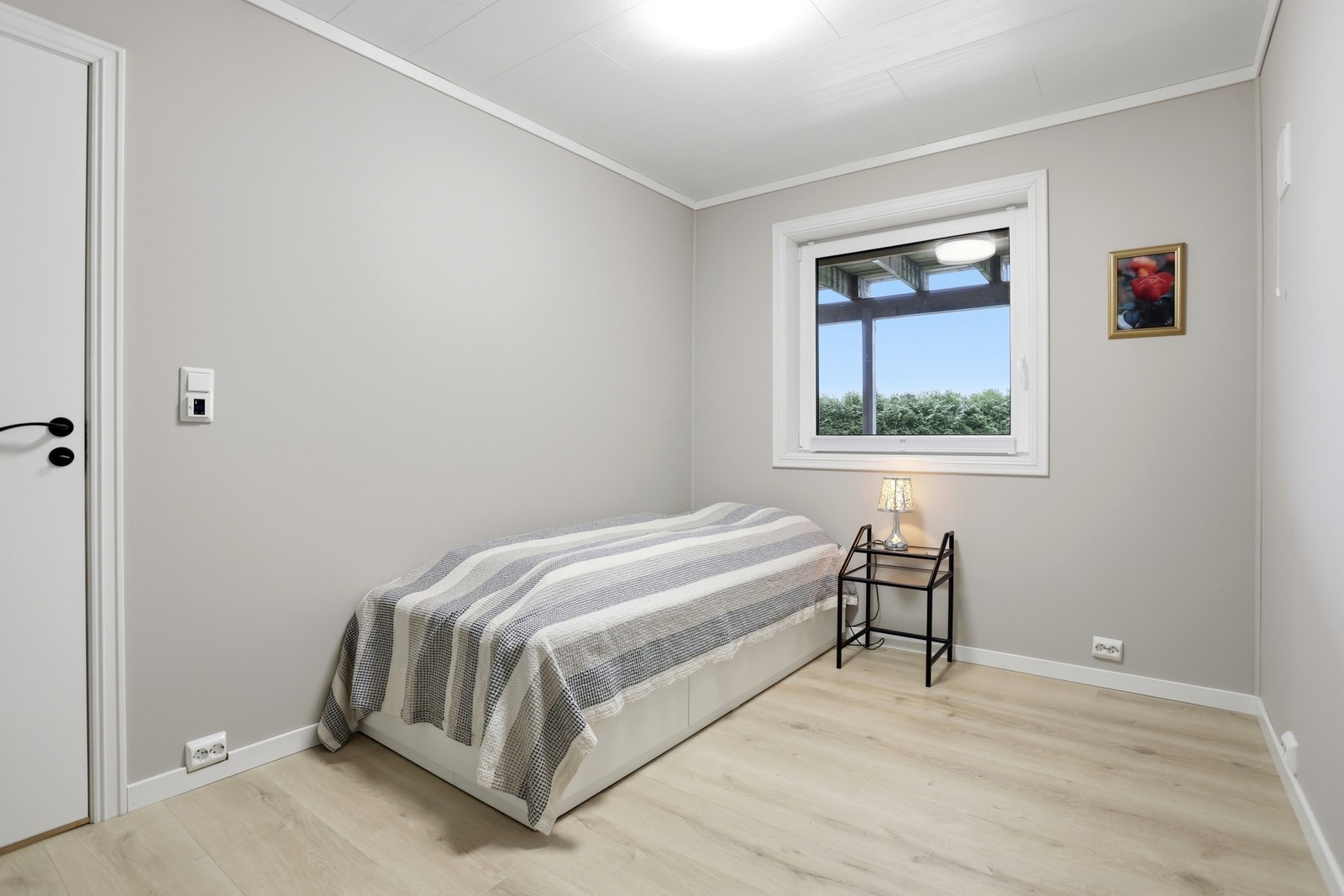 Soverom u sokkeletasjen Galleribilde