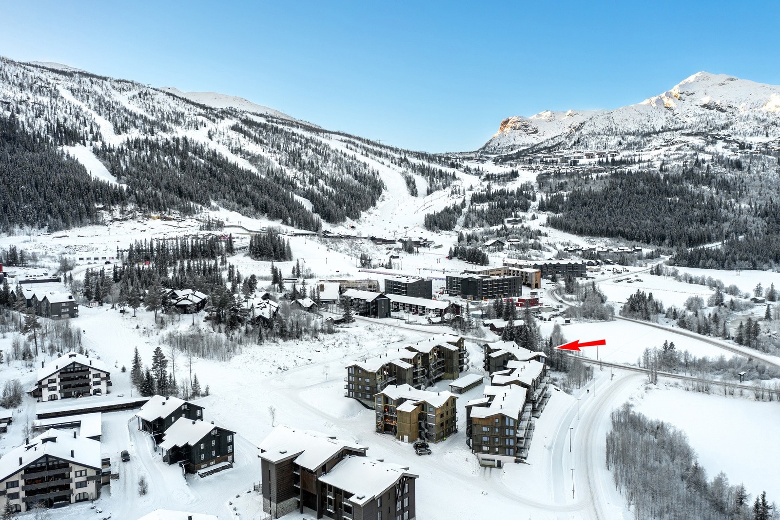 Ski inn / ski ut, men allikevel litt unna den mest "travle" delen av skisenteret. Galleribilde