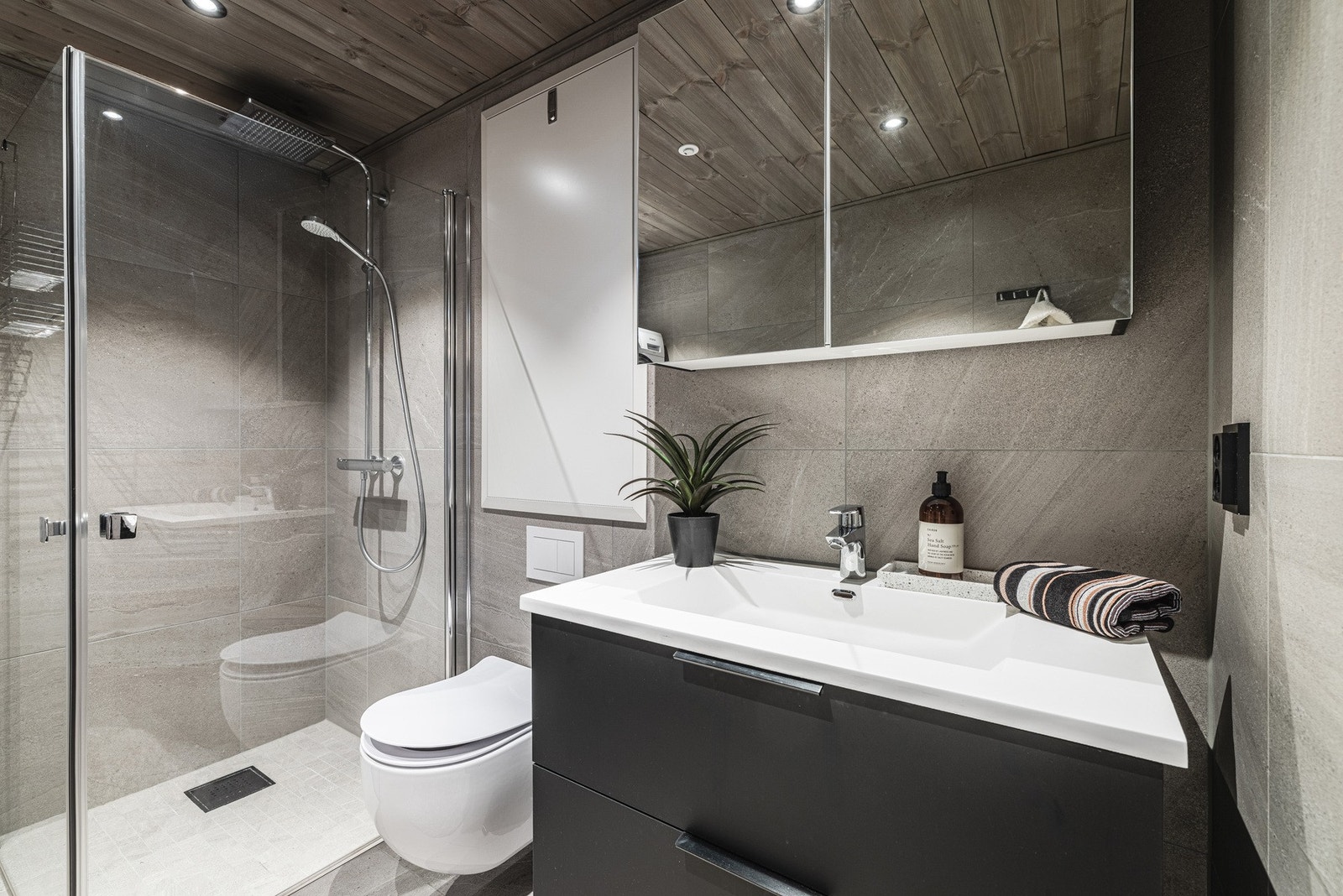 Bad hovedetasje Galleribilde