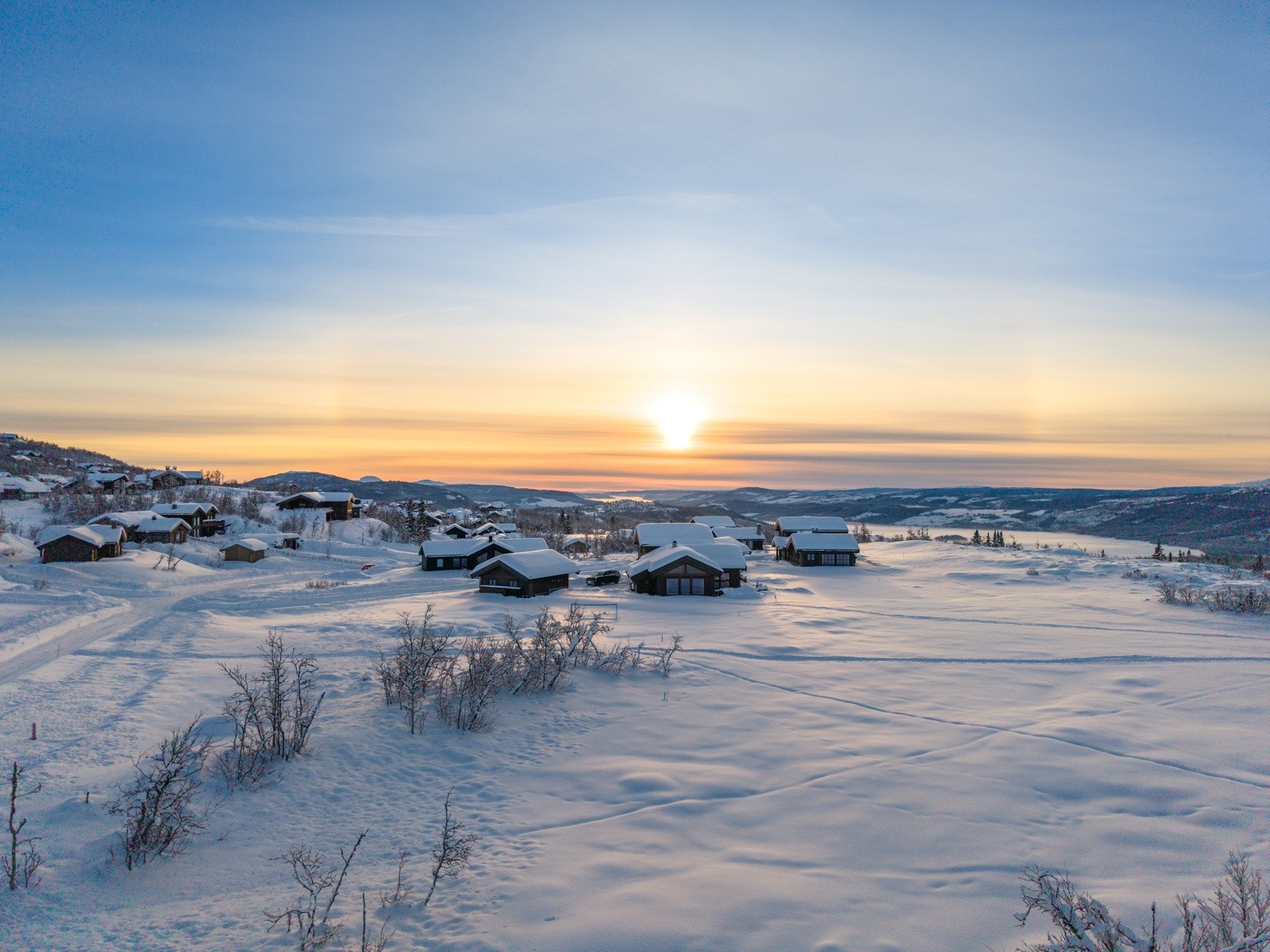 Dette er et tomteområde som må karakteriseres som et av de aller beste på Beitostølen, sydvest-vendt, i lett skrånende terreng med meget gode solforhold Galleribilde