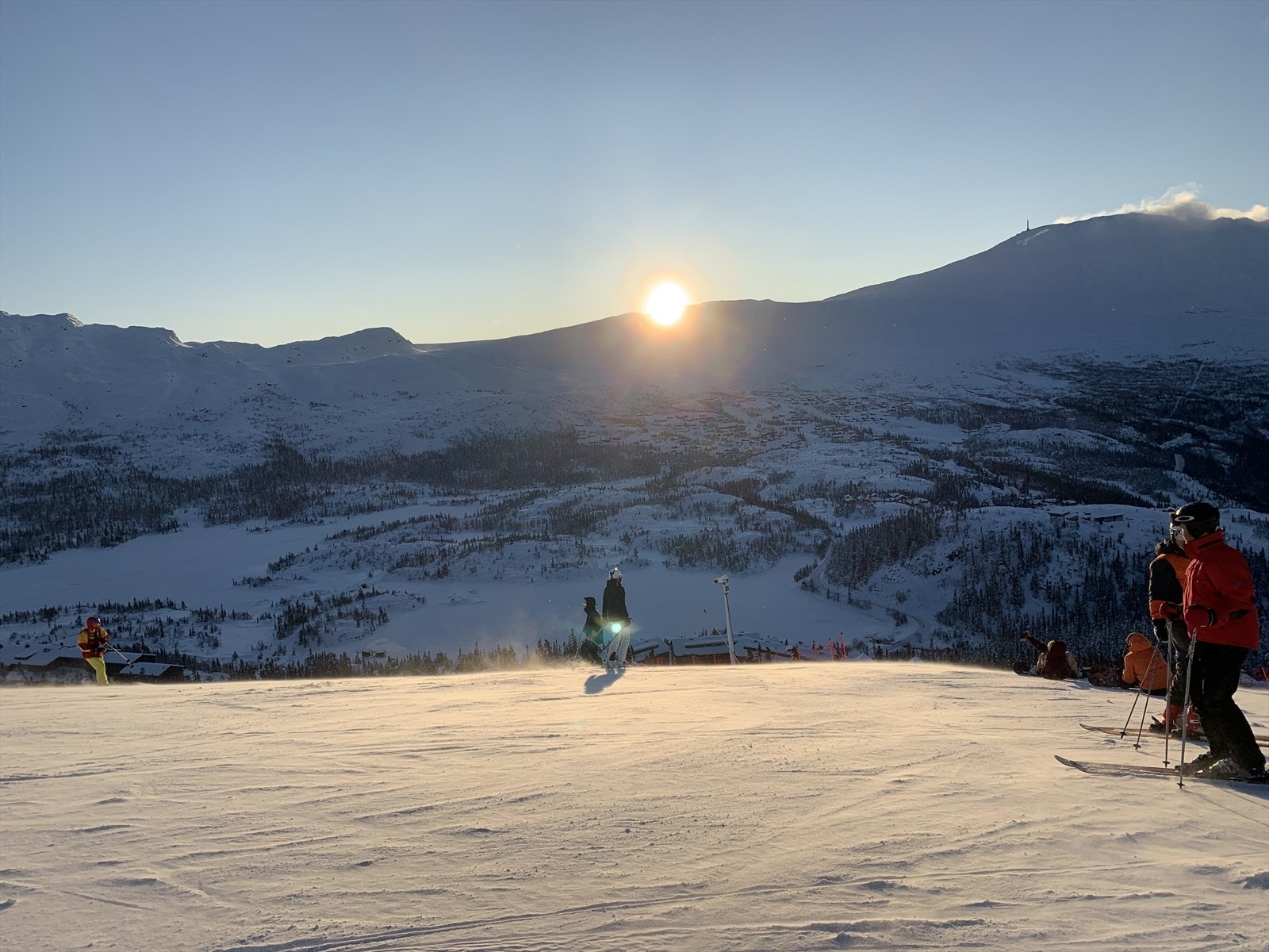 Solnedgang i alpinanlegget. Privat bilde Galleribilde