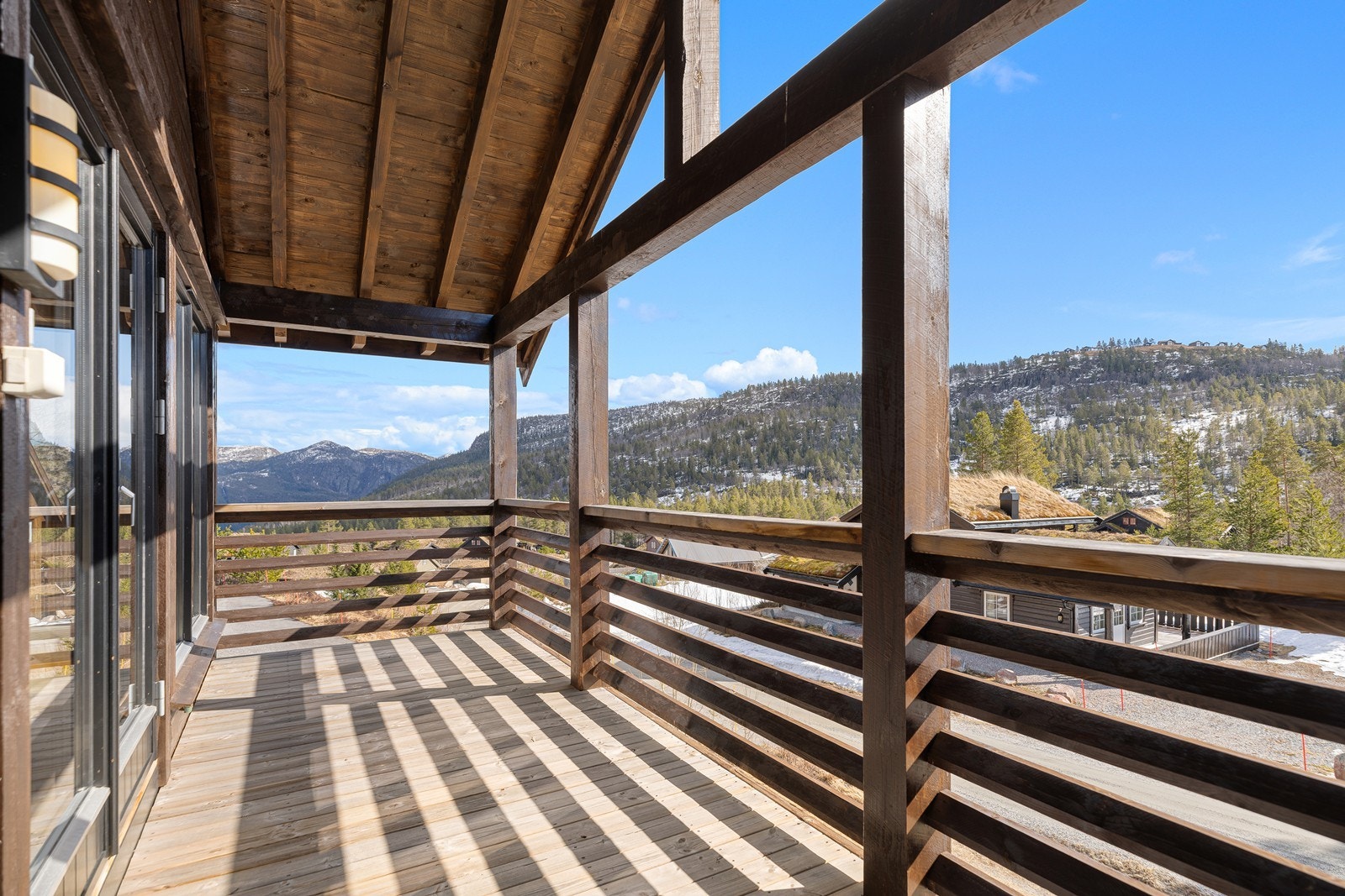 Meget pen utsikt fra balkongen, med flotte naturskjønne omgivelser Galleribilde