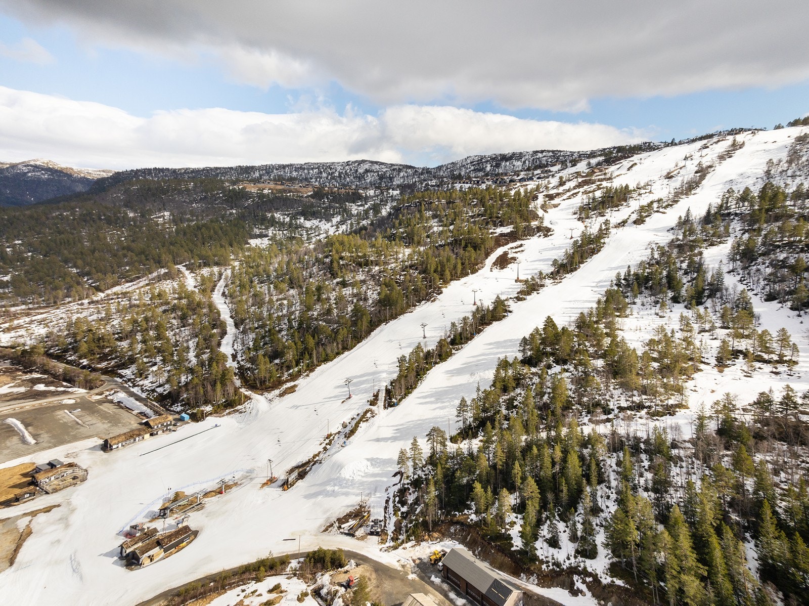 Brokke Alpinsenter ligger kun 1 km fra hytten Galleribilde