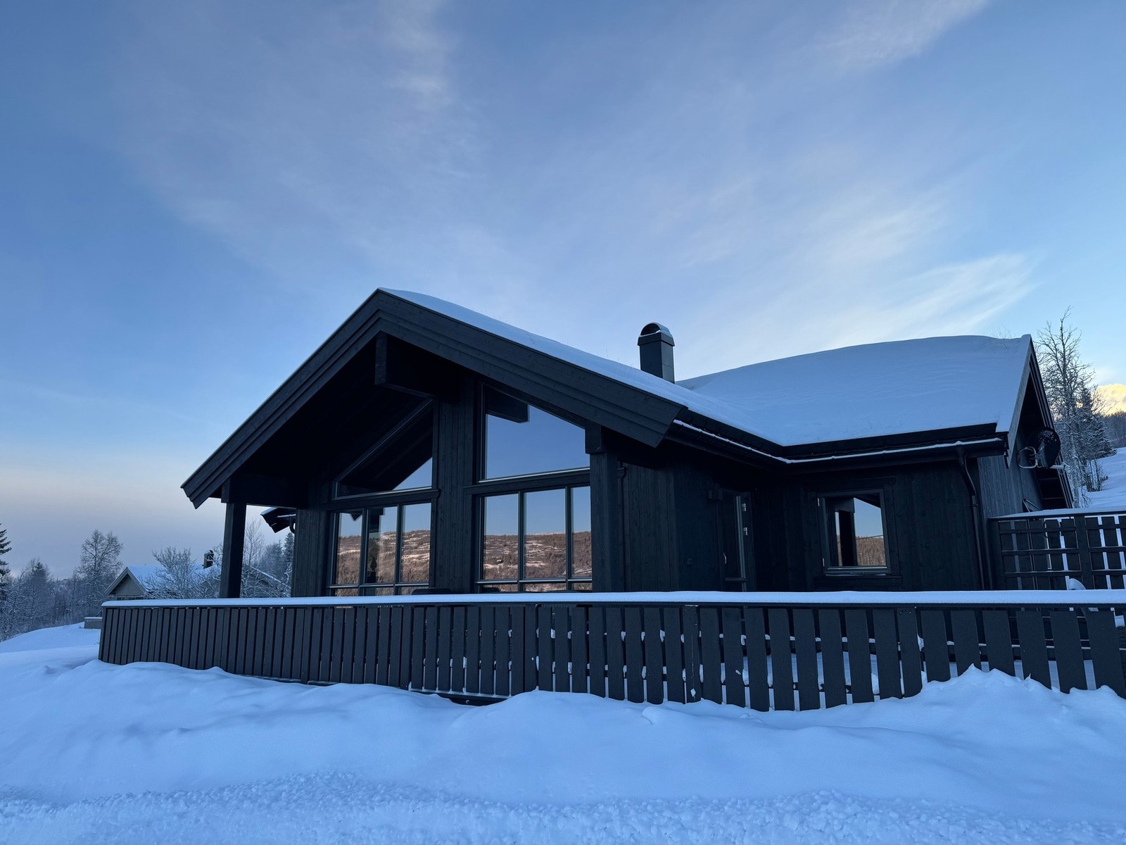 Velkommen til Panoramavegen 1094, en eiendom presentert av EIE Fjellmegleren!
FOTO: Selger Galleribilde