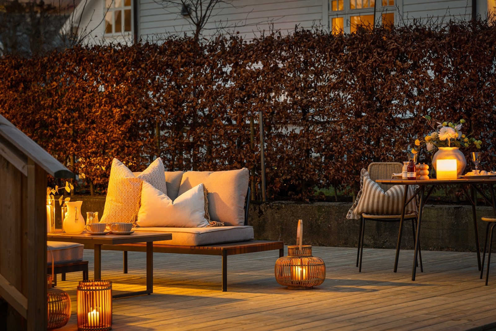 Svært gode parkeringsmuligheter da 50B disponerer hele gårdsrommet, på venstre og baksiden av boligen. Galleribilde