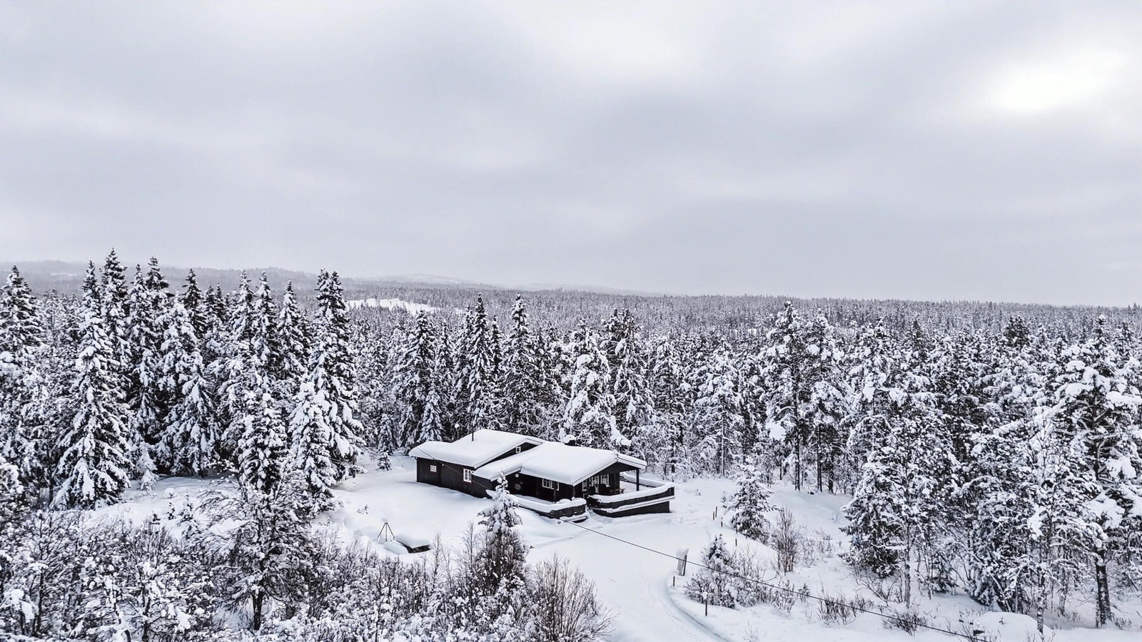 Eiendommen er beliggende på vakre Golsfjellet med et godt utvalg av tur- og aktivitetsmuligheter sommer som vinter. Galleribilde