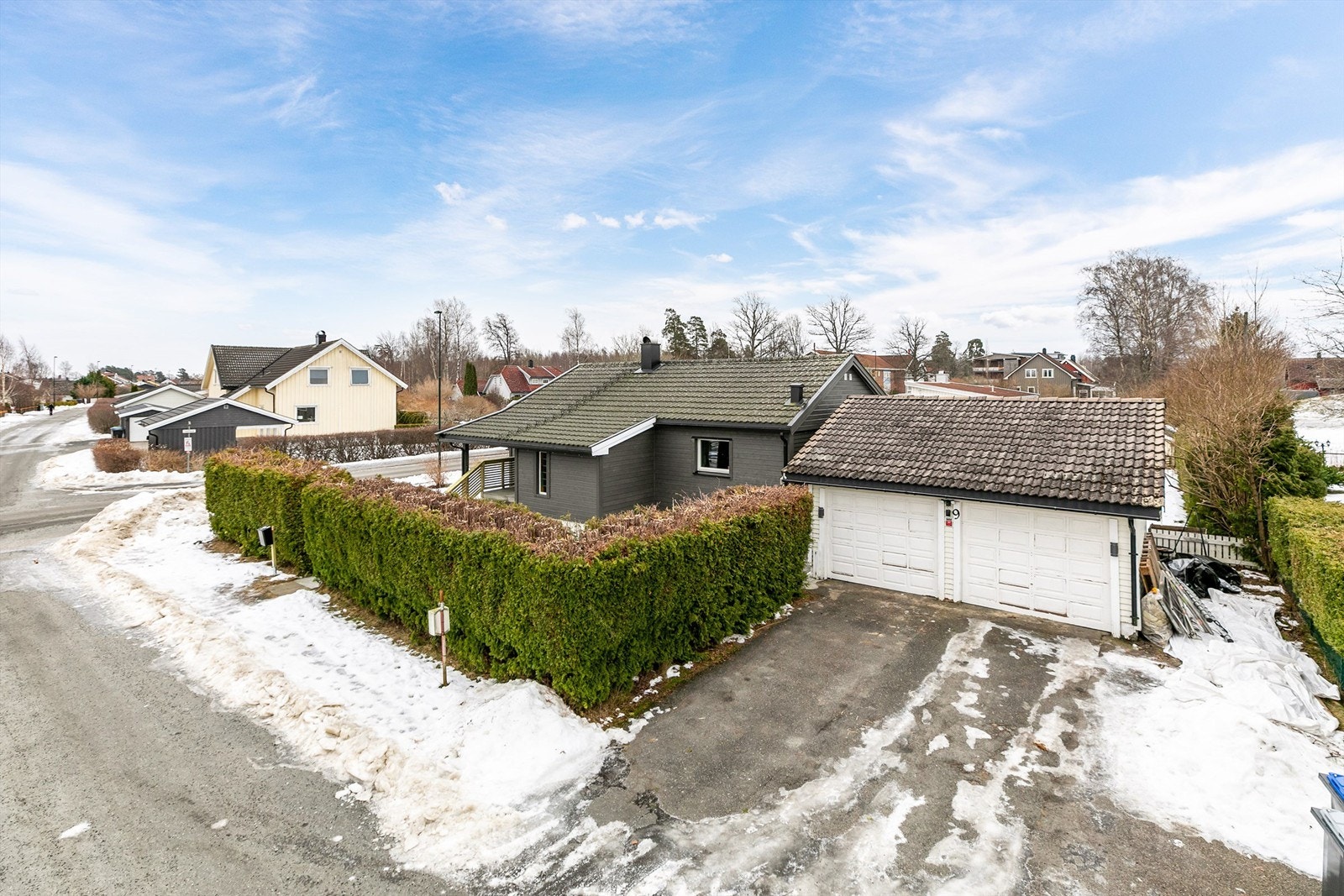 Lader til EL-bil ble montert i garasjen i 2021. Galleribilde