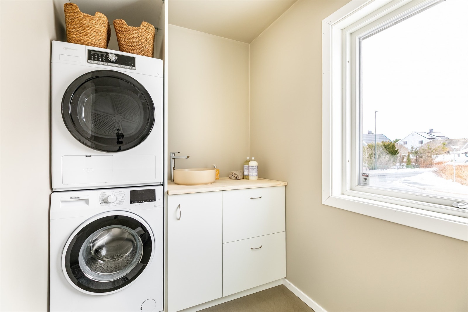 Dette rommet benyttes som vaskerom, men er ikke å betrakte som våtrom. Galleribilde