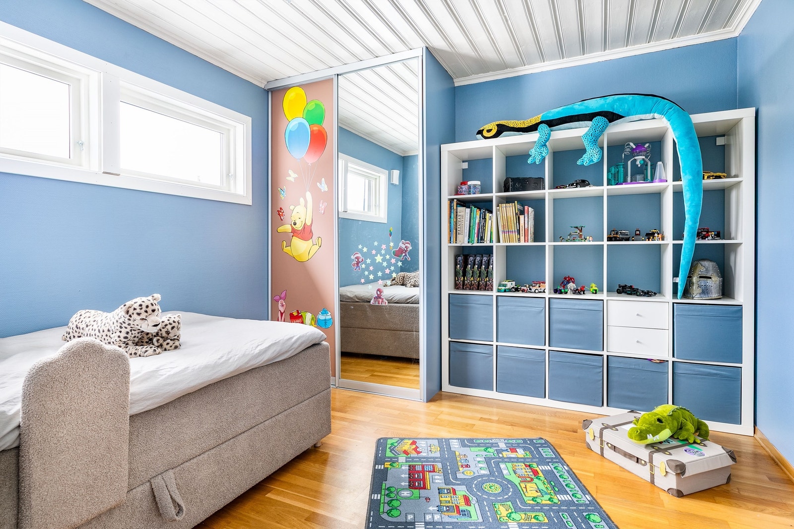 To av soverommene er utmerkede barnerom, deriblant dette på hele 11 kvm. Galleribilde