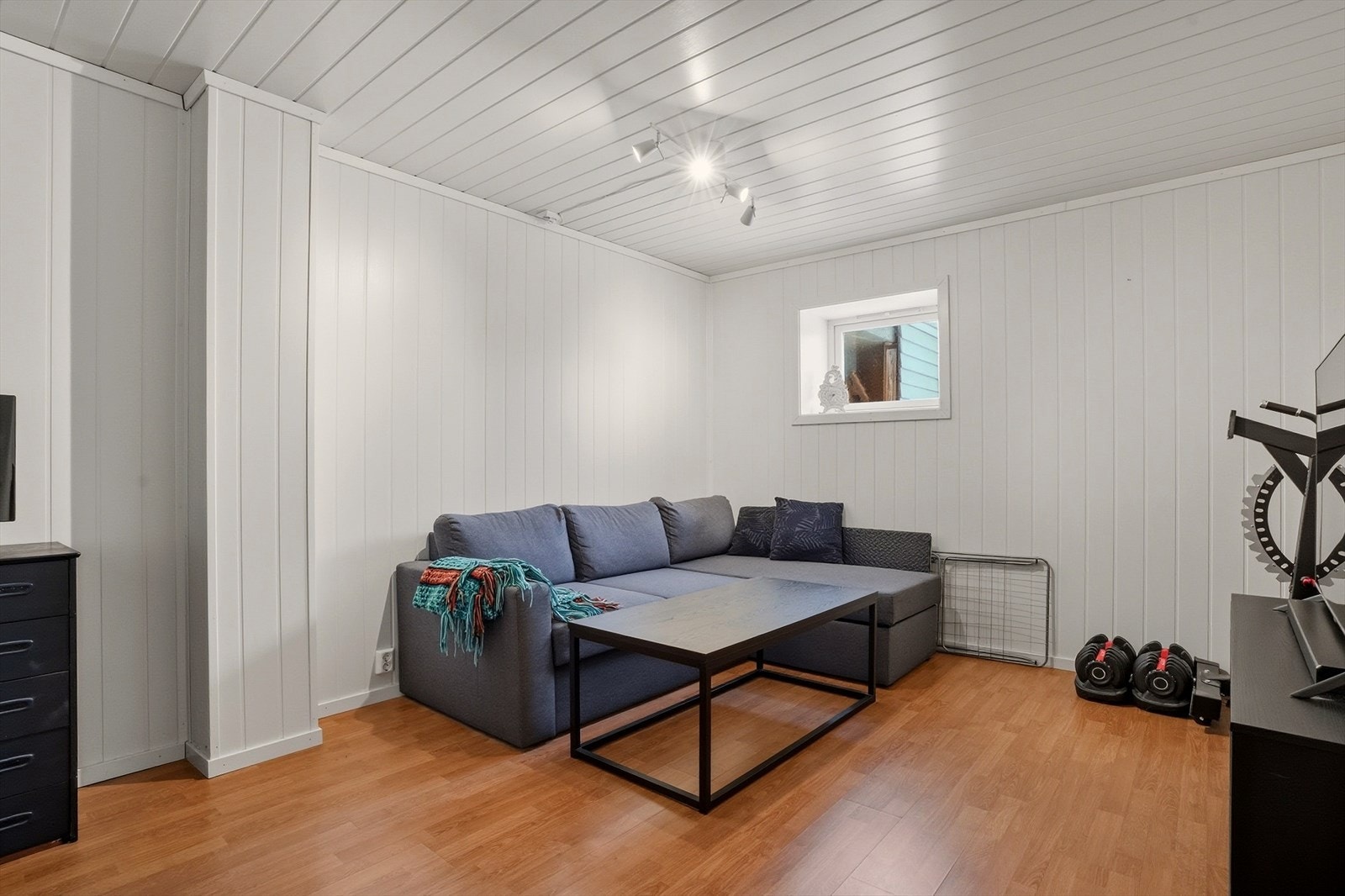 Rommene i underetasjen er ikke søkt eller godkjent som rom til varig opphold. Galleribilde