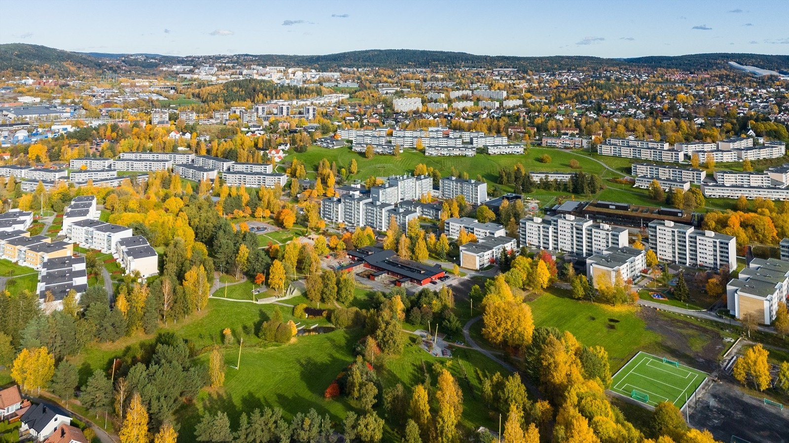 Granstangen 10B ligger i et barnevennlig og rolig boligområde i bydel Alna, nordøst for Oslo sentrum. Galleribilde