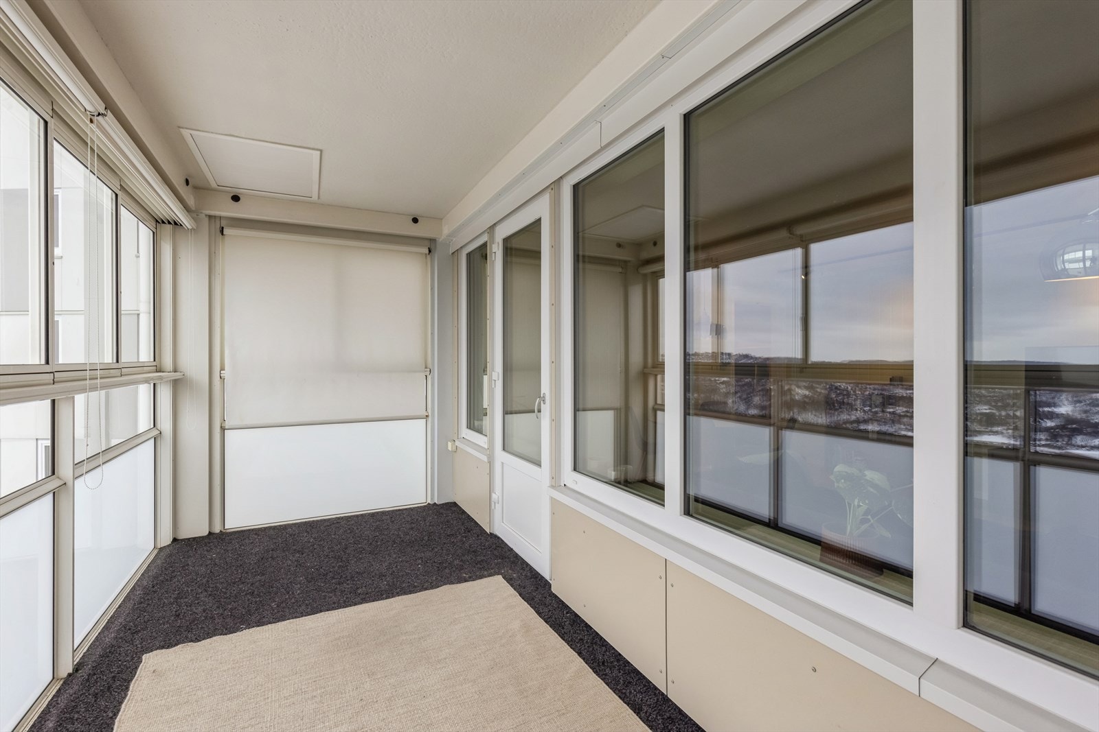 Her har du god plass til å møblere i flere seksjoner. Galleribilde