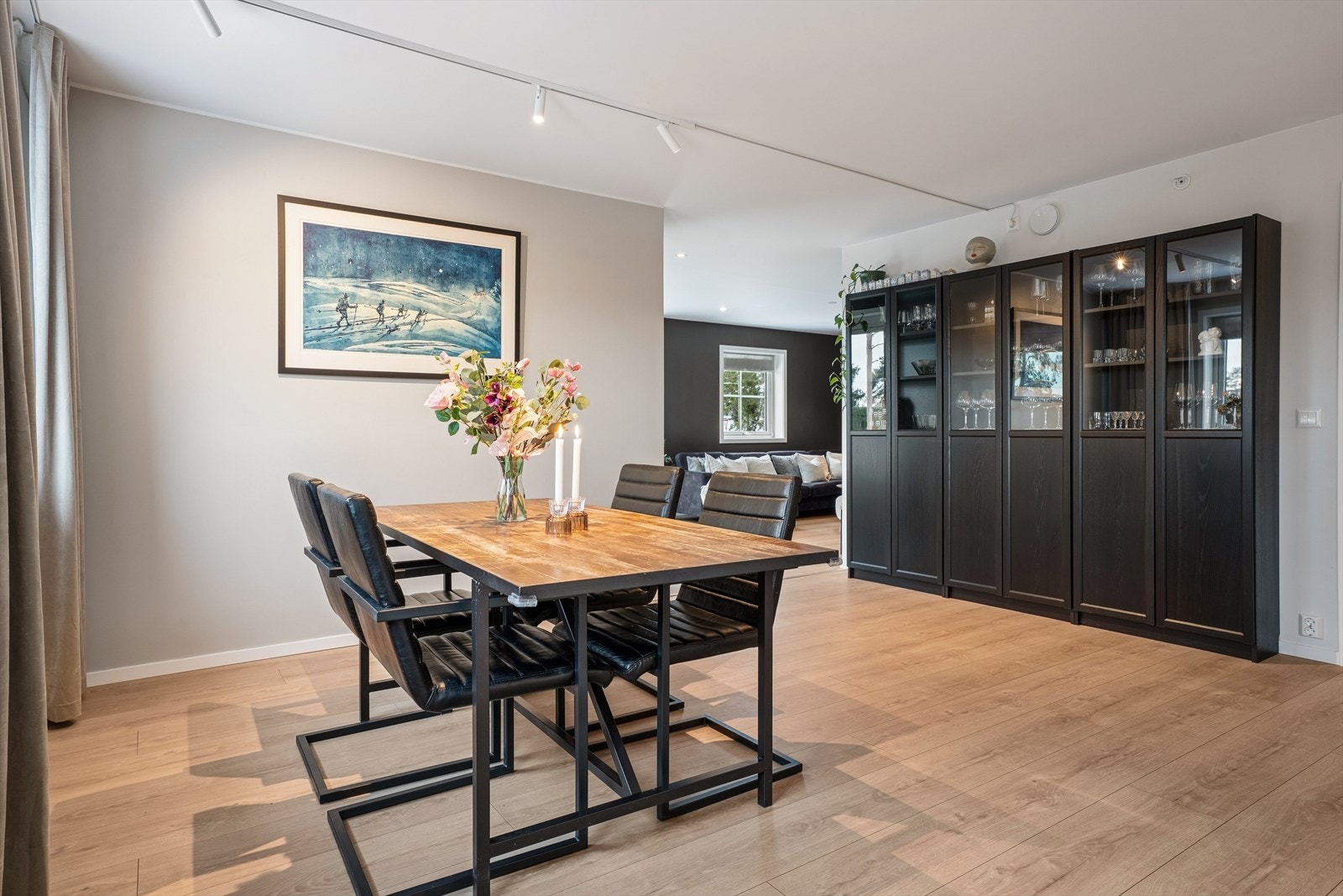 Her kan venner og familie samles rundt bordet for å nyte et bedre måltid sammen. Galleribilde