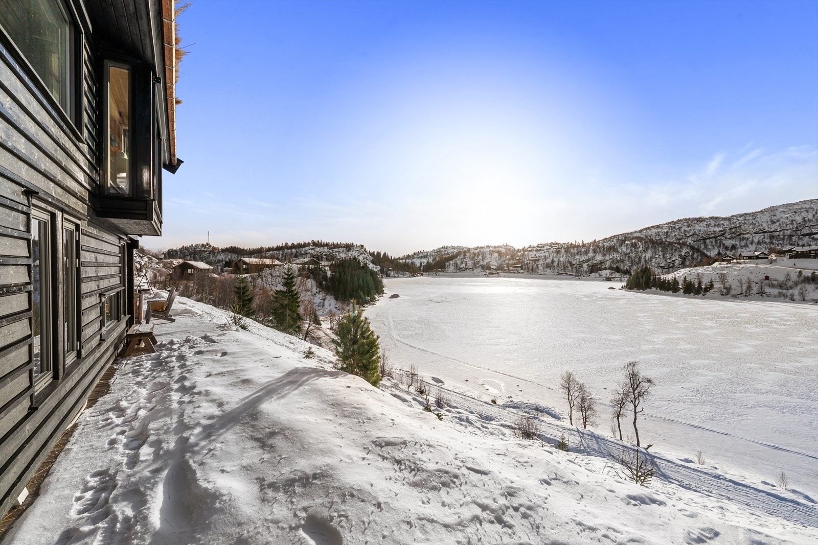 Rett i langrennssporet. Nyt solveggen i første rekke uten noen foran deg. Galleribilde