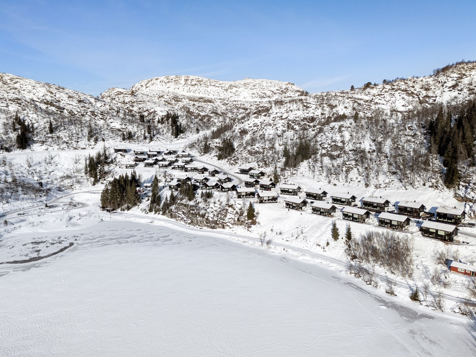 Ski in ski out alpint og rett i langrennssporet. Fantastiske turområder like utenfor døren. Galleribilde