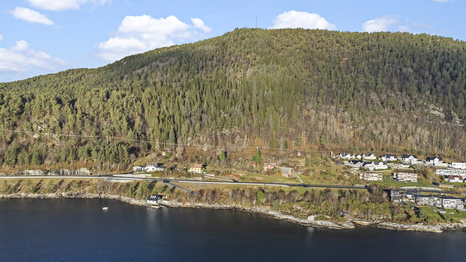 Eigedomen har gode sol- og dyrkningsforhold Galleribilde