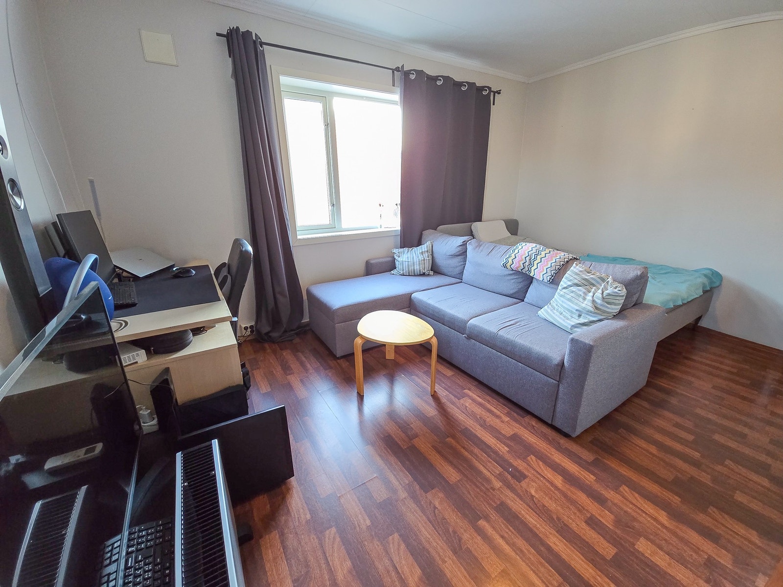 7J 2.1: Stue / soverom / kjøkken i ett og samme rom Galleribilde