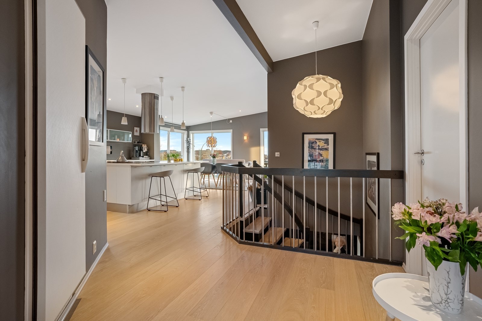 Trapp og gang i andre etasje Galleribilde