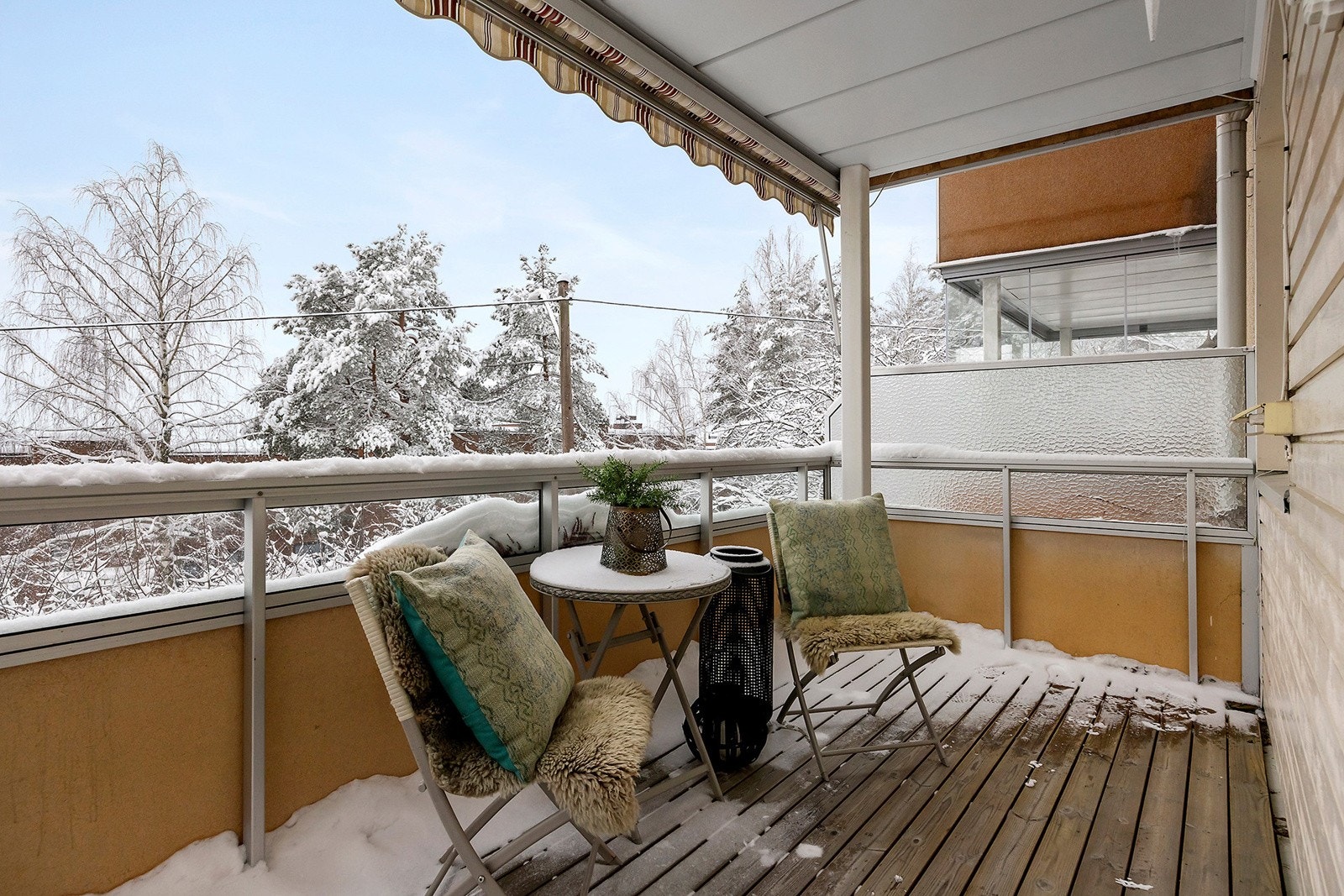 Balkongen kan innredes med en mindre salong som gir gode muligheter for hyggelige sommerkvelder. Galleribilde