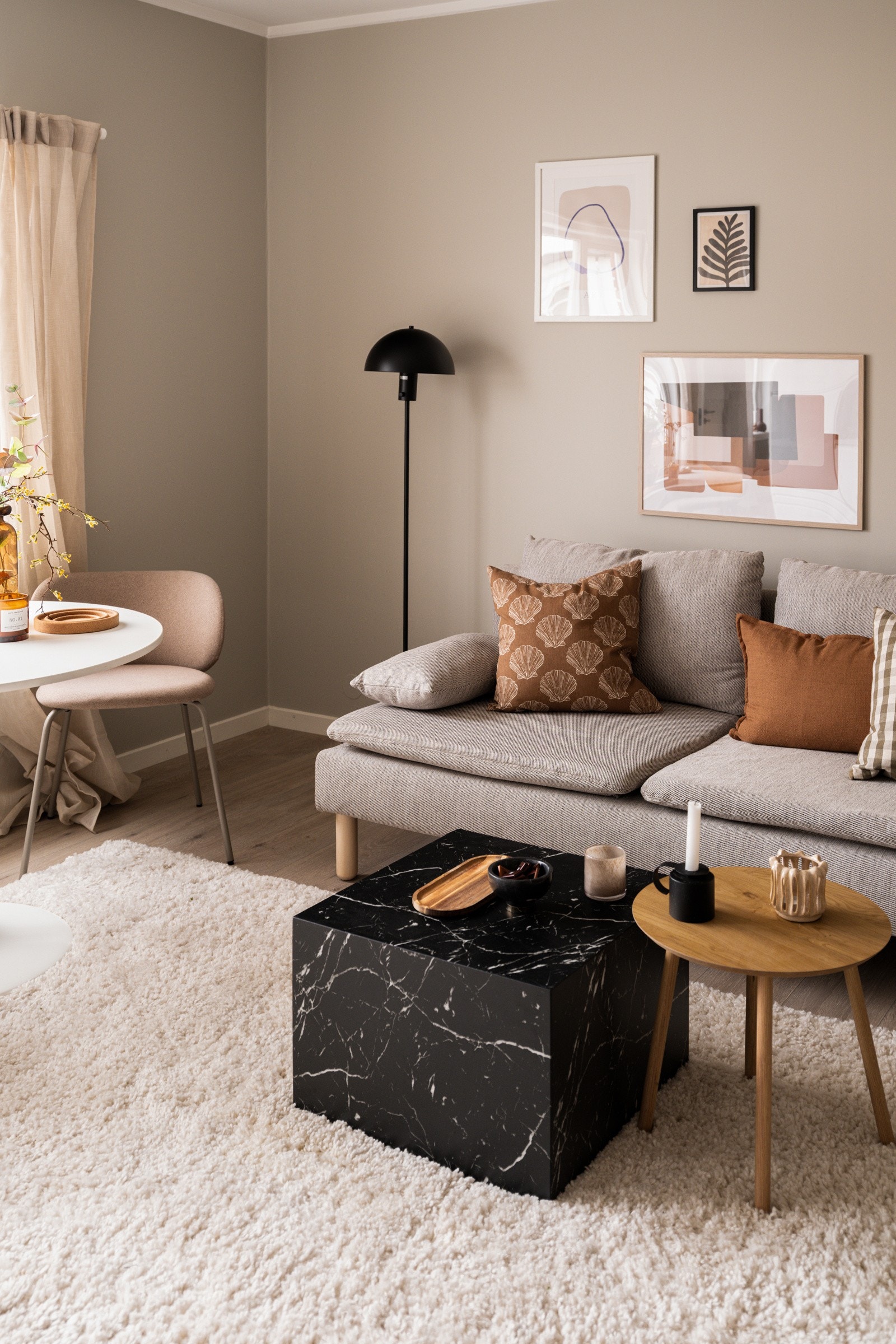 Både bredbånd fra Telia (100mb linje) og varmtvann er inkludert i de lave felleskostnadene. Galleribilde