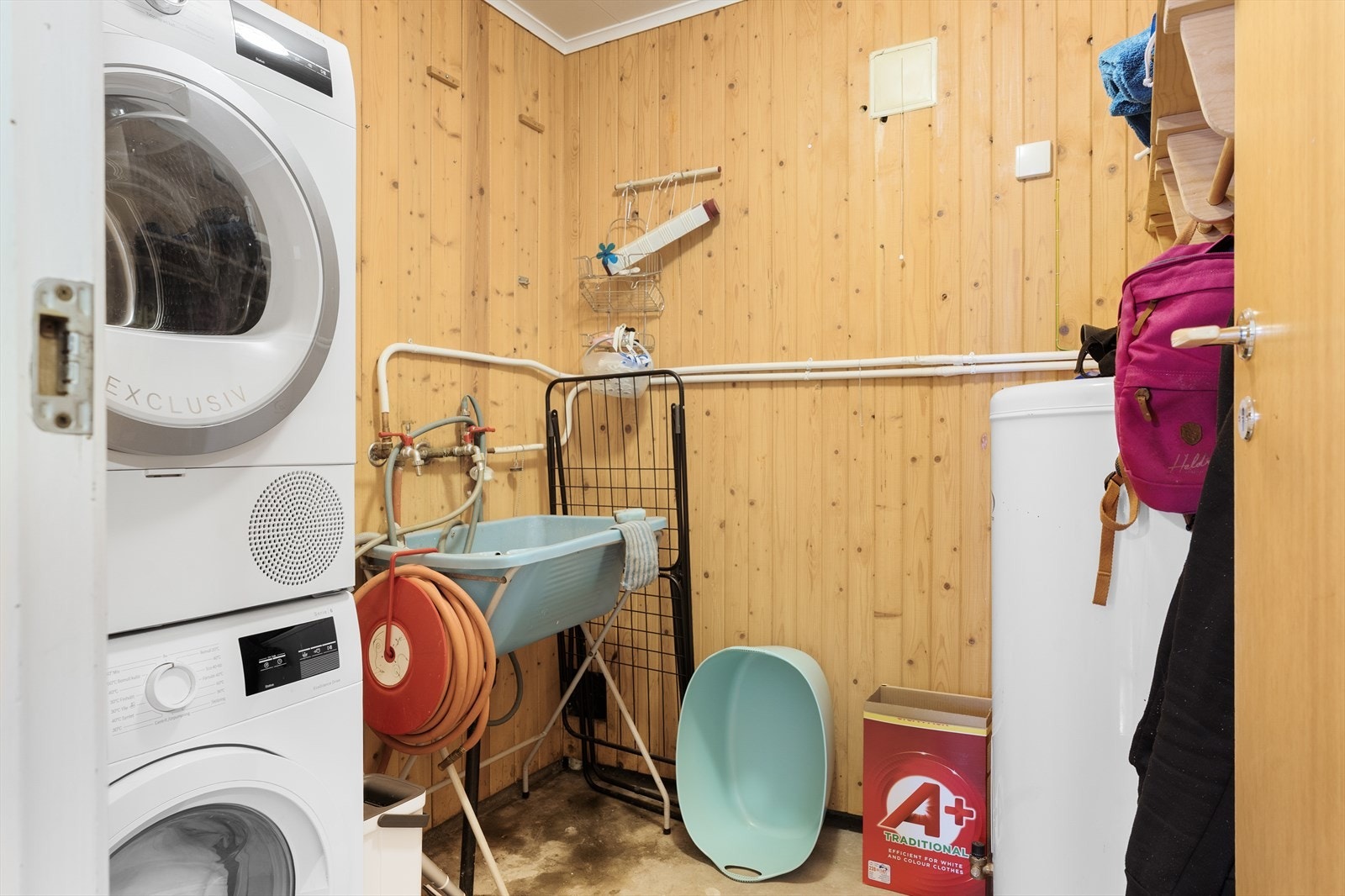 Vaskerom Galleribilde