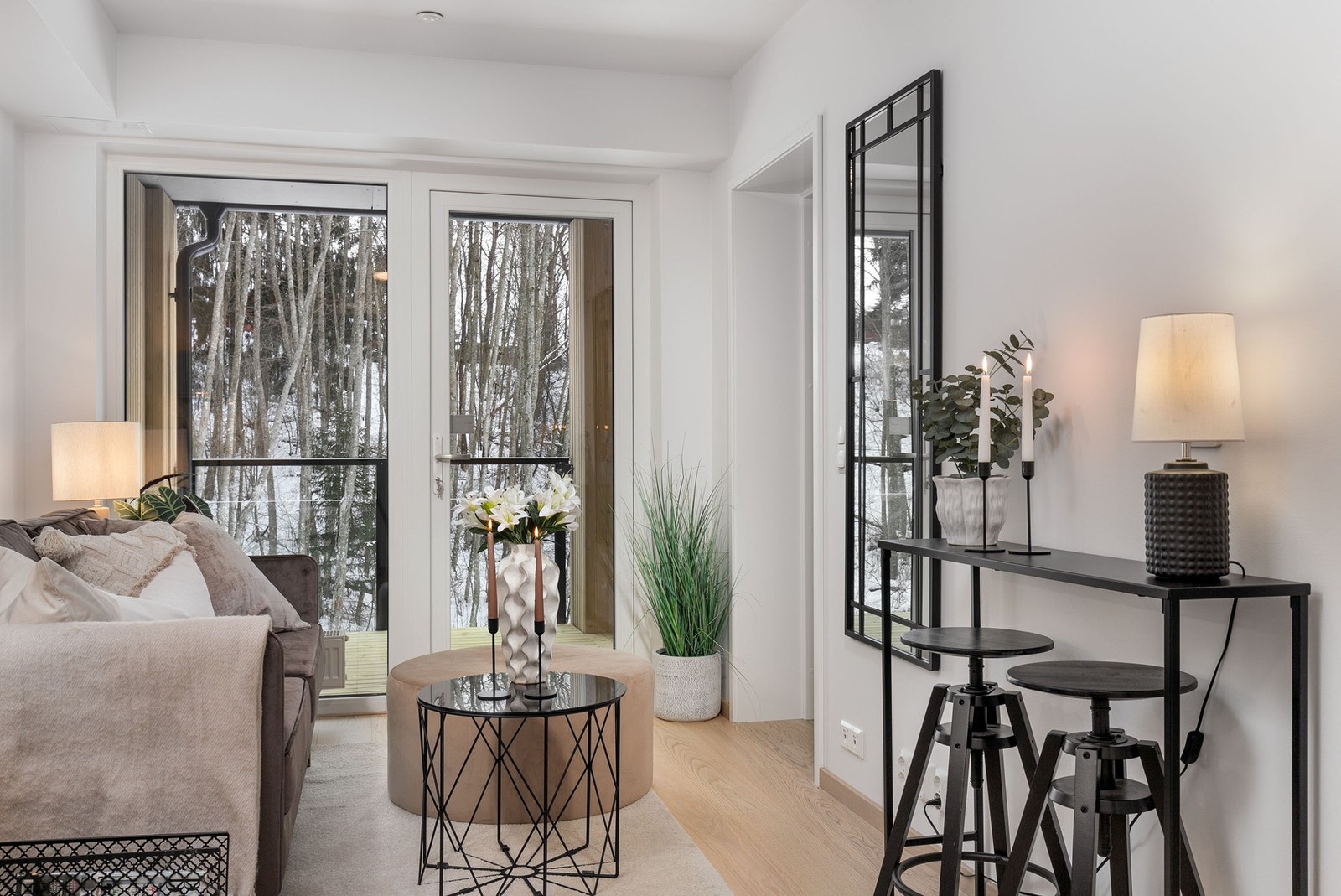 Leiligheten har oppvarming med vannbåren varme via radiatorer, samt balansert ventilasjon med varmegjenvinning. En meget energieffektiv bolig! Galleribilde