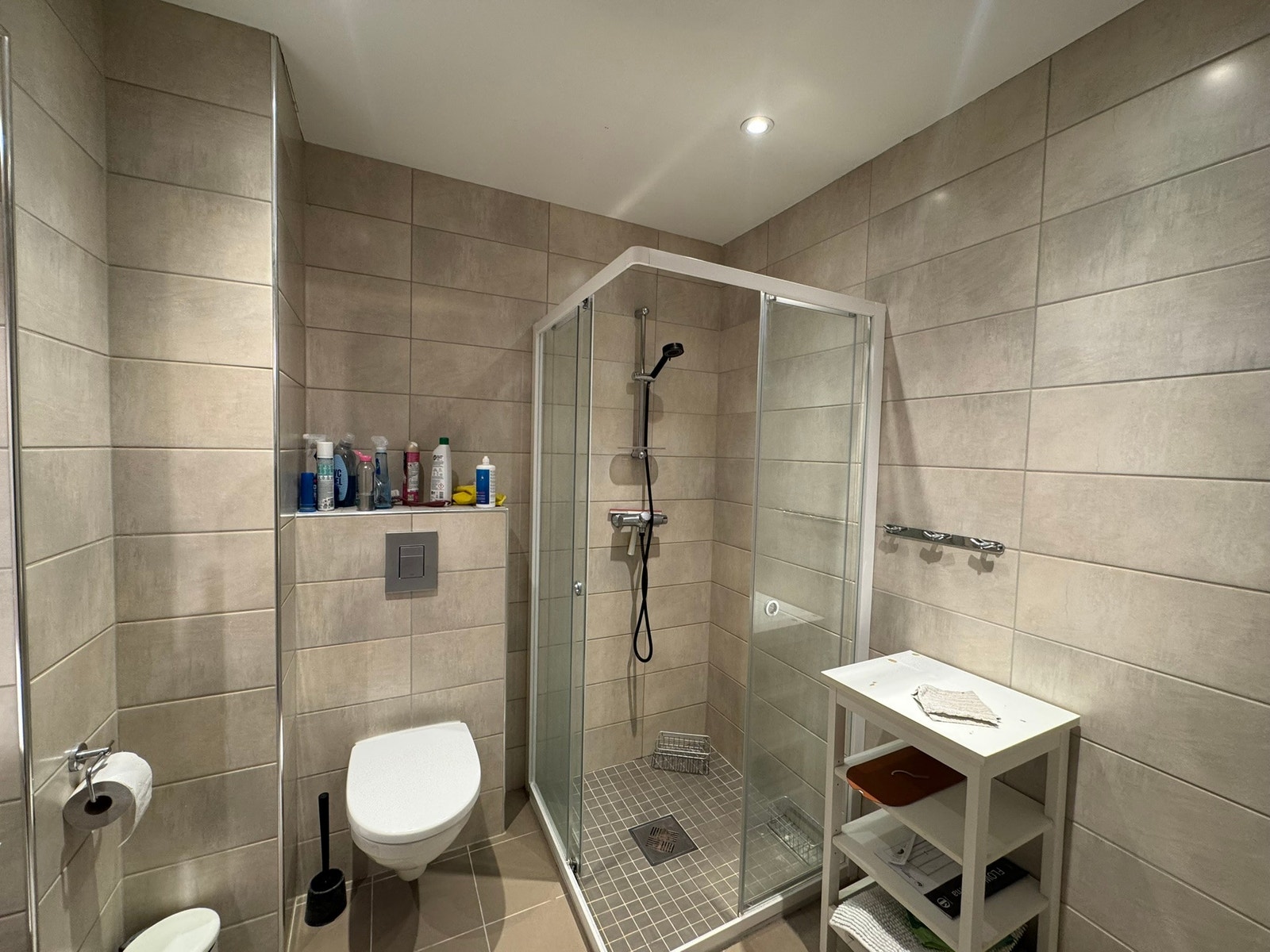 Bad med opplegg for vaskemaskin. Galleribilde