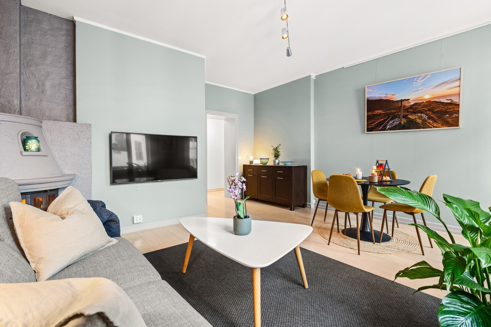 2,86m takhøyde og gode romvolumer gir mye naturlig lys. Galleribilde