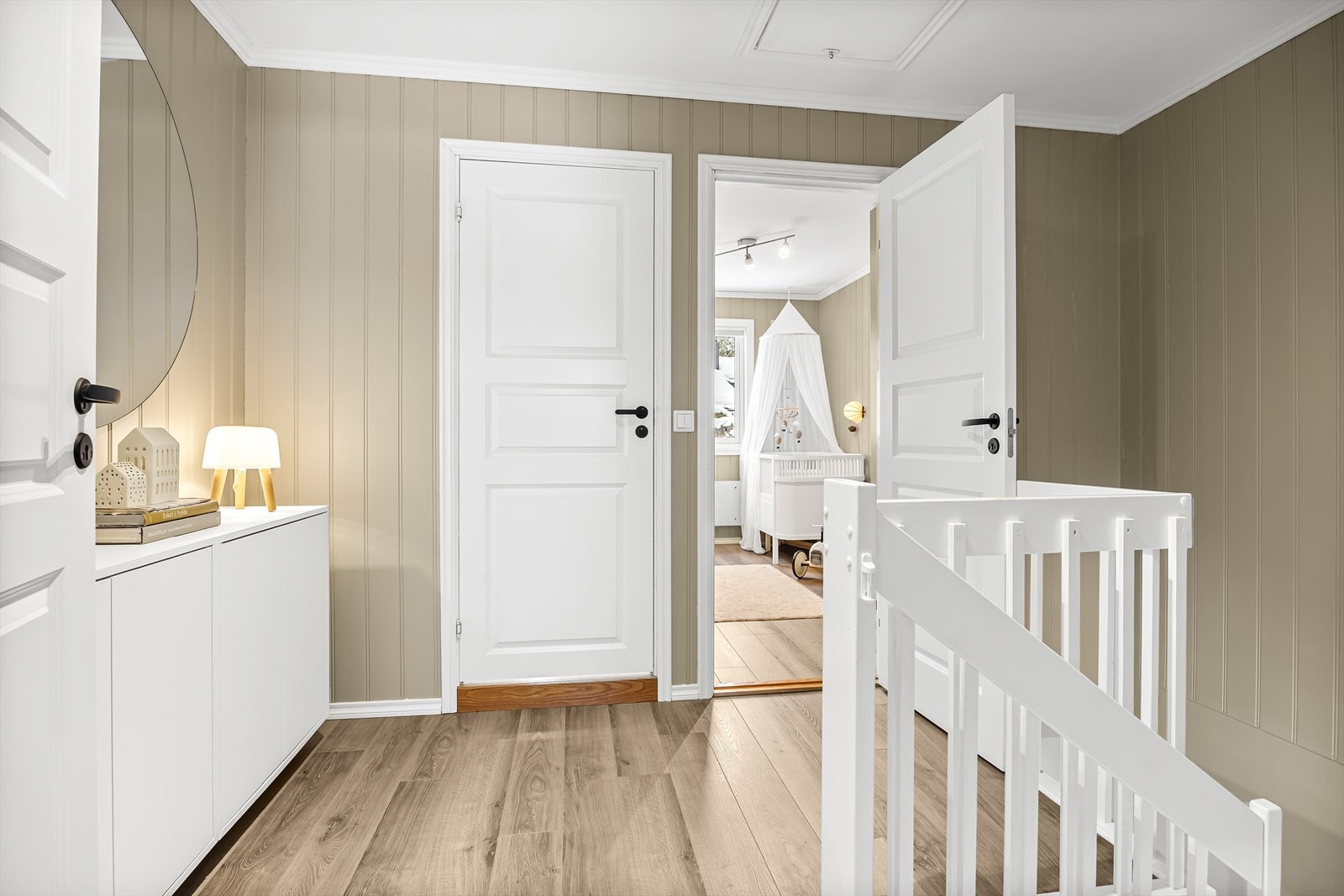 I 2. etasje er det to soverom og bad Galleribilde