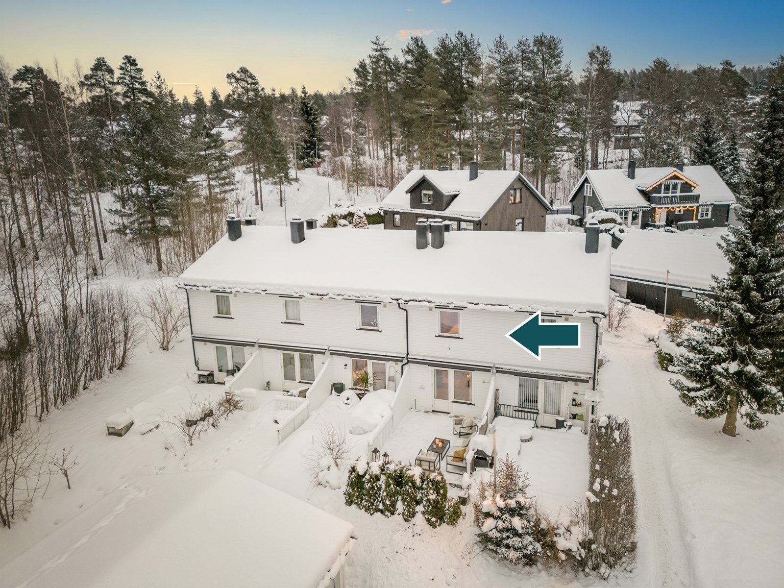Pent rekkehus beliggende i et etablert og familievennlig boligområdet Galleribilde