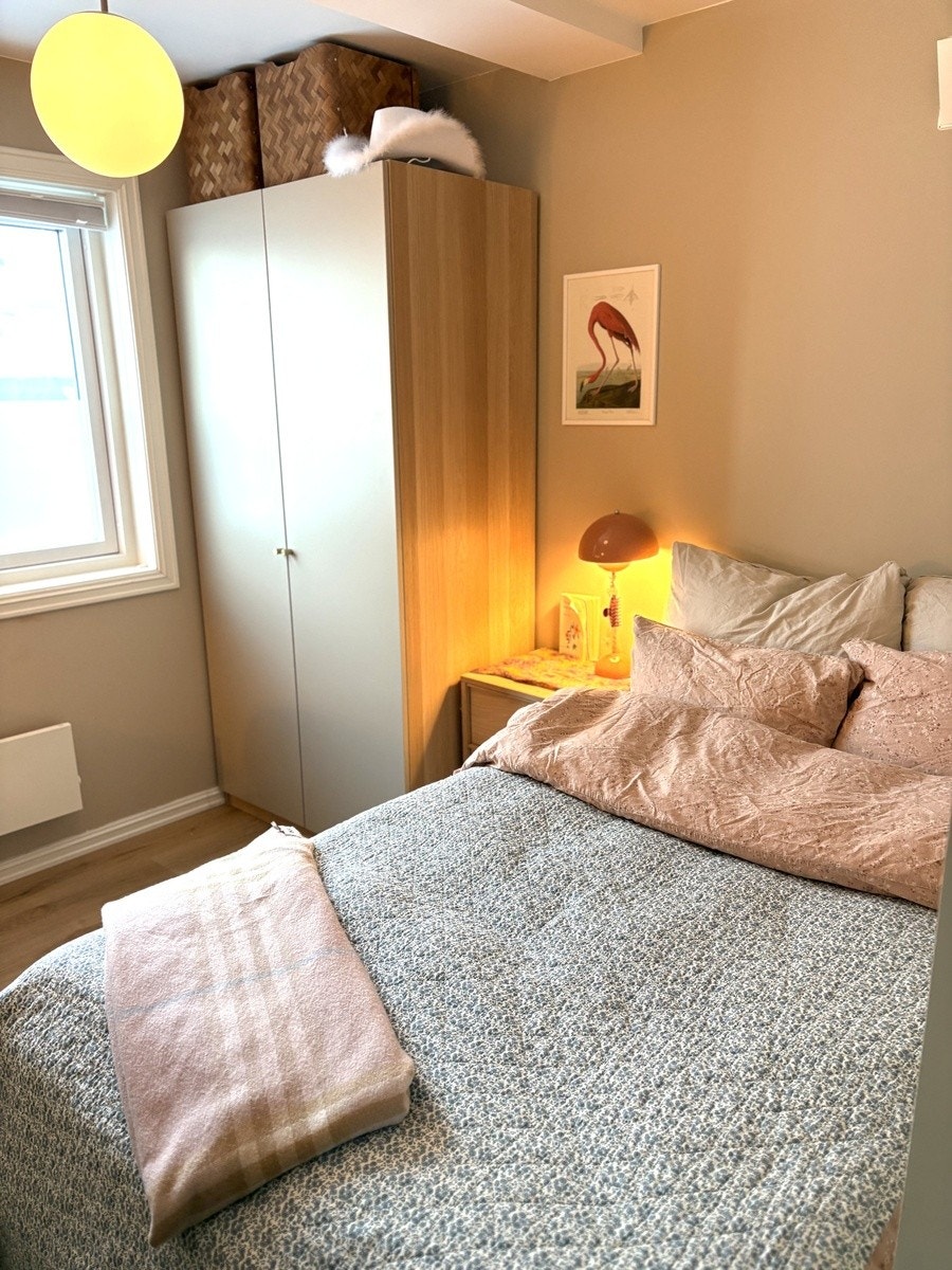 Rom 2 - Kun seng og garderobe inkludert (Ledig) Galleribilde