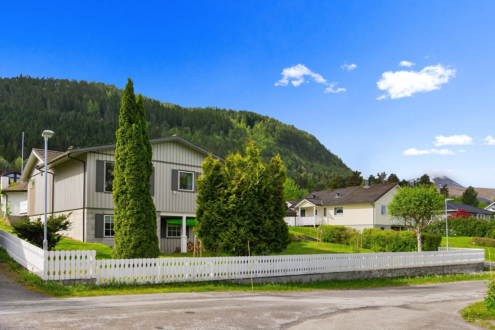 Eneboligen ligger fint til i Kråkvika Galleribilde