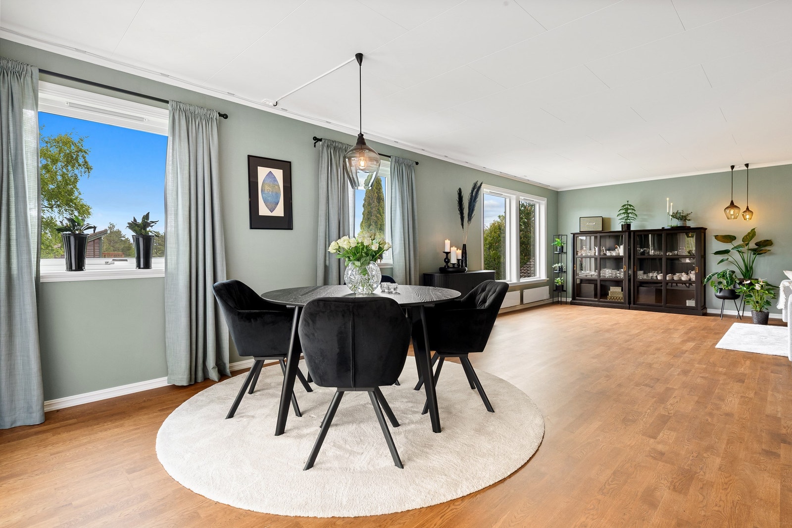 Spiseplass på stue Galleribilde