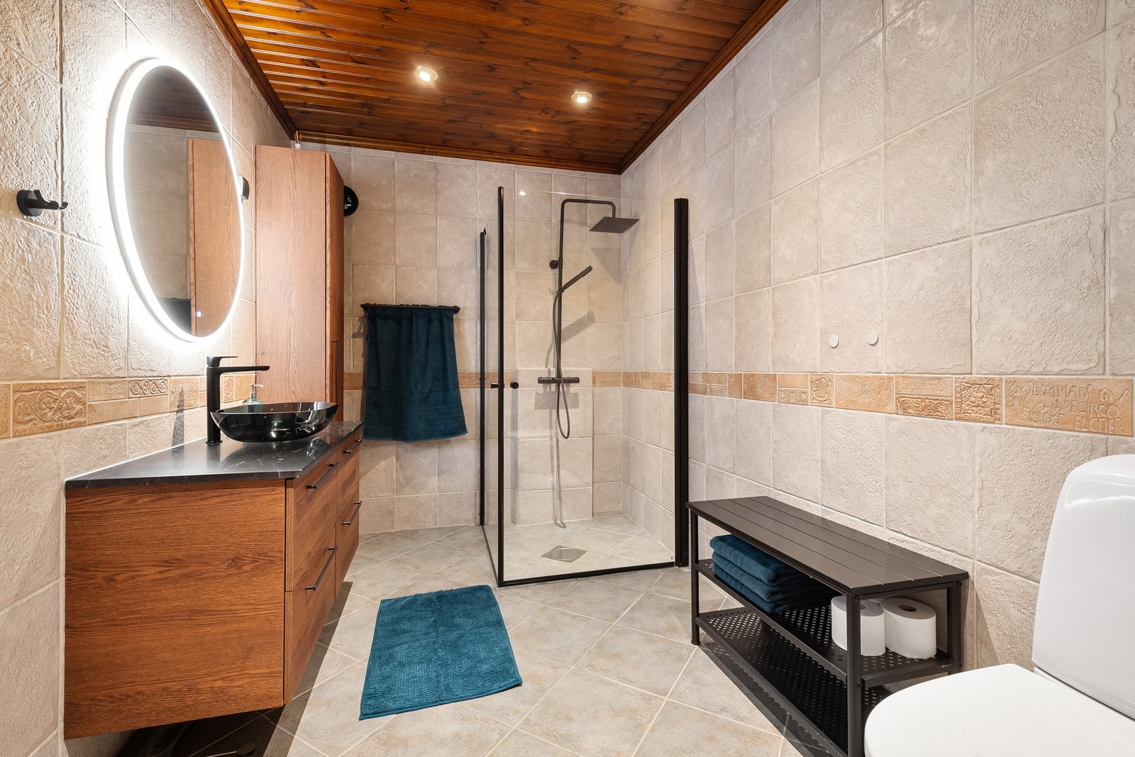 Lekkert bad med dusj Galleribilde