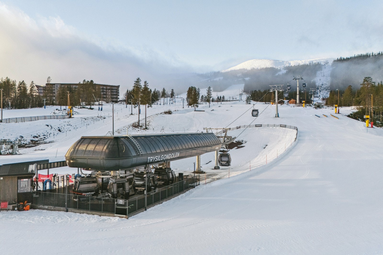 Kun en kort spasertur gir deg enkel adkomst til Norges største alpinanlegg i Trysilfjellet. Galleribilde