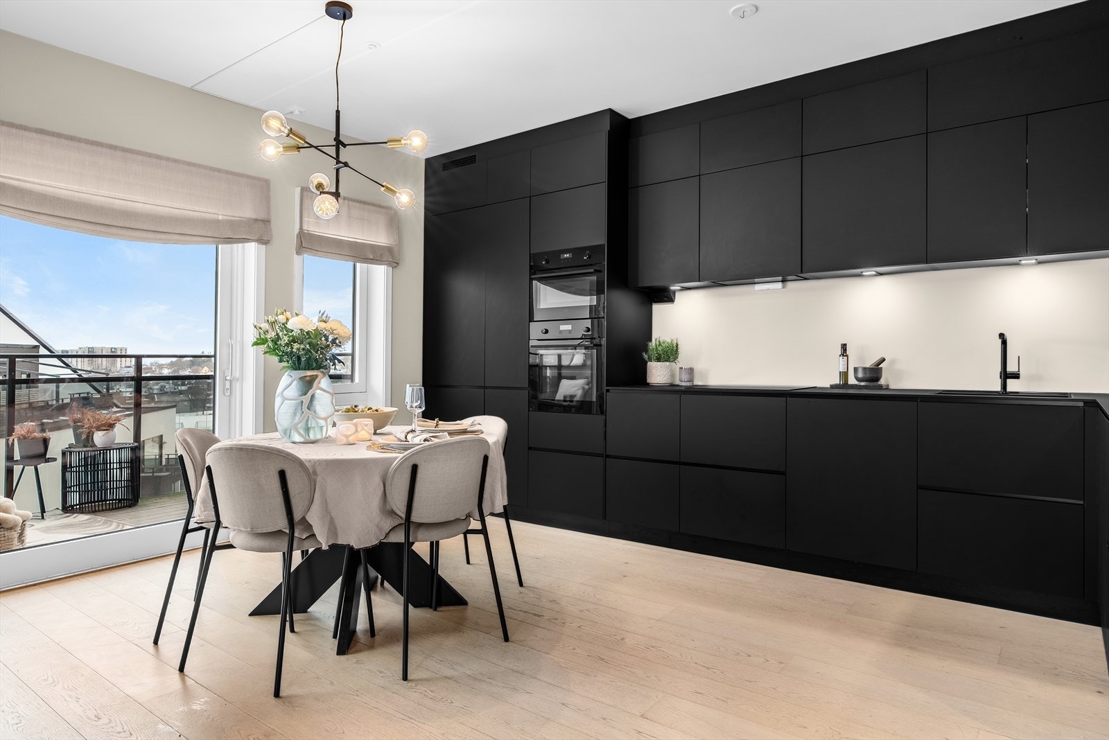 God plass til spisebord. Galleribilde